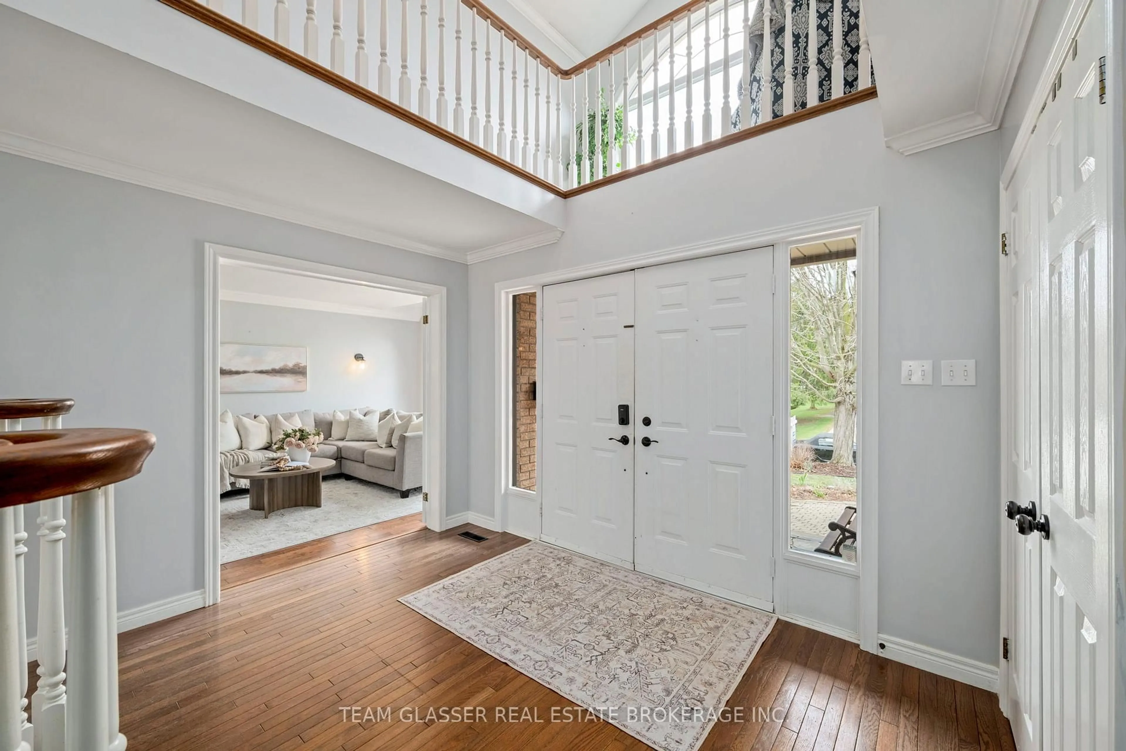 Indoor entryway for 103 ROSE HIP Pl, London South Ontario N6K 4H4