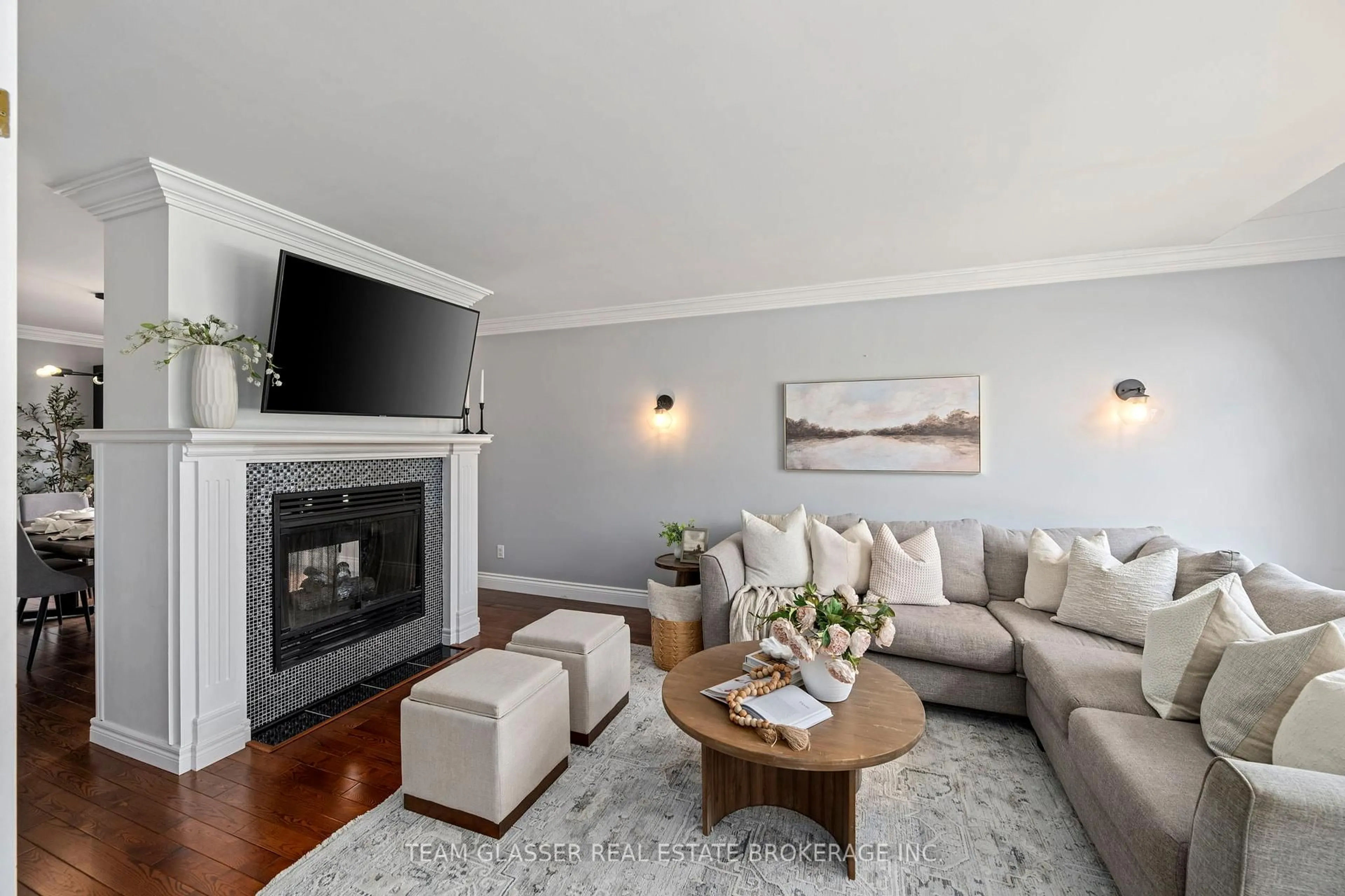 Living room with furniture, wood/laminate floor for 103 ROSE HIP Pl, London South Ontario N6K 4H4