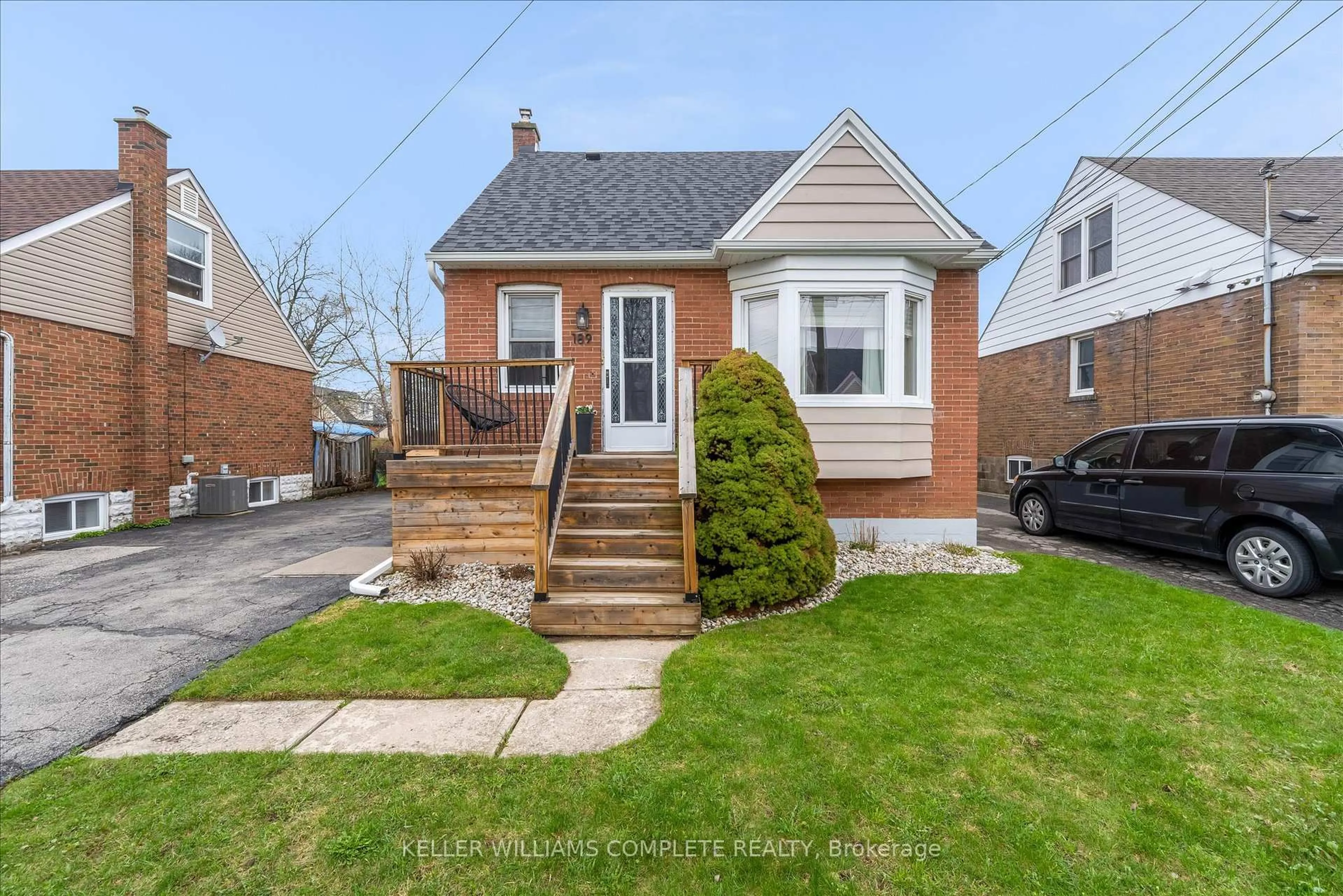 Home with brick exterior material, street for 189 EAST 14TH St, Hamilton Ontario L9A 4B7