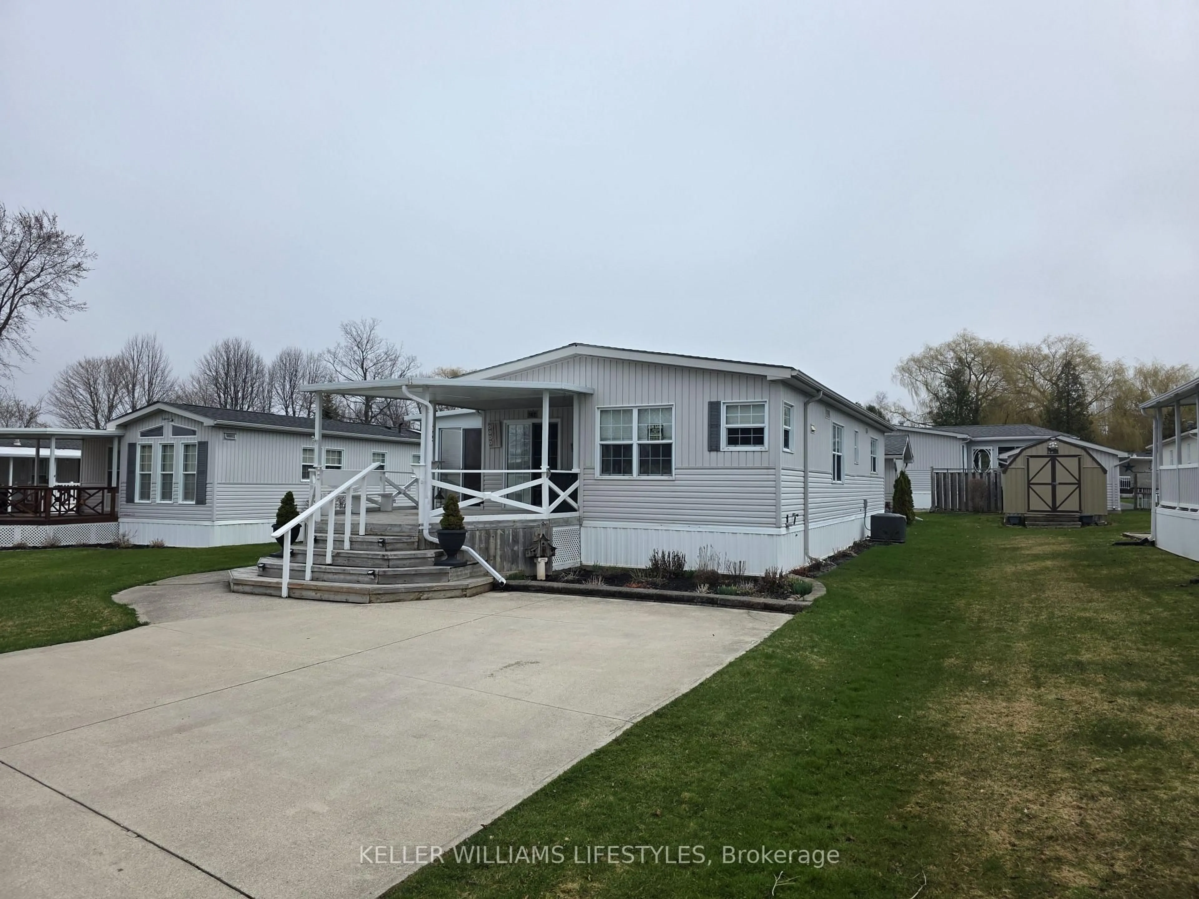 Home with vinyl exterior material, water/lake/river/ocean view for 142 Sandbagger Cres, Bluewater Ontario N0M 1G0