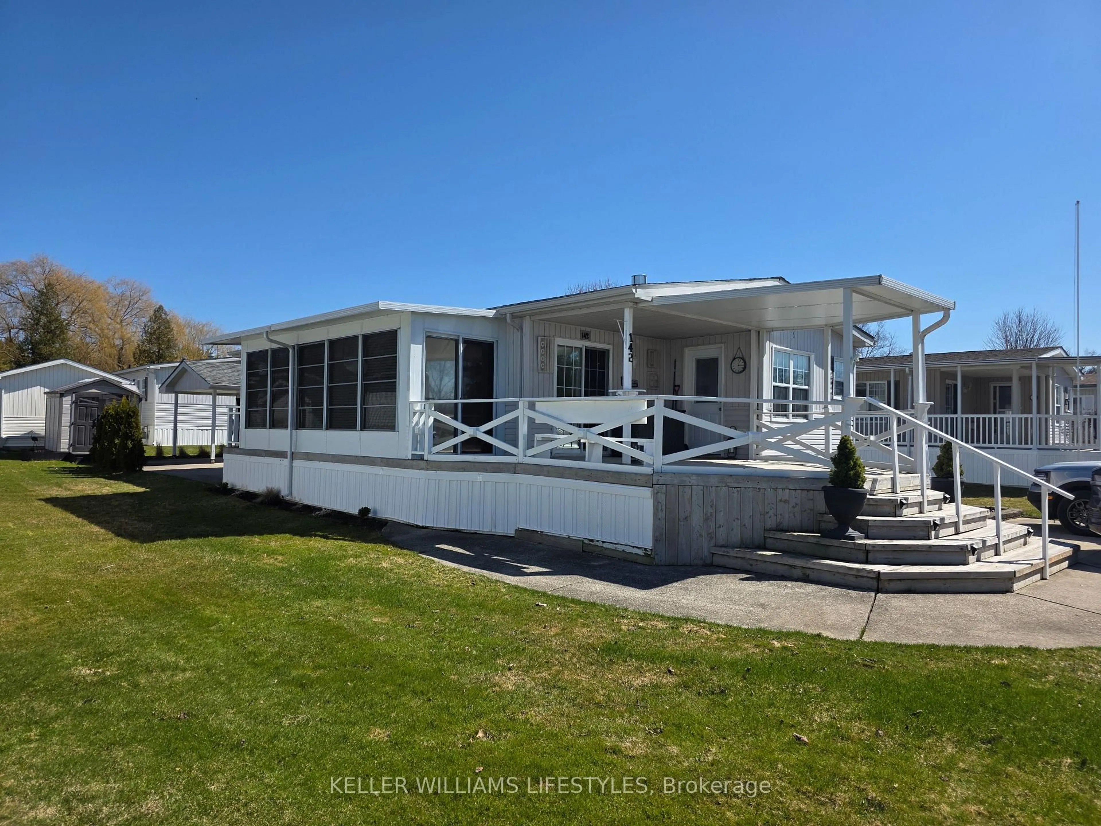 Home with vinyl exterior material, water/lake/river/ocean view for 142 Sandbagger Cres, Bluewater Ontario N0M 1G0