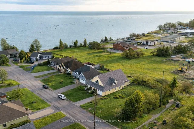 4 Carla Crt, Prince Edward County 4