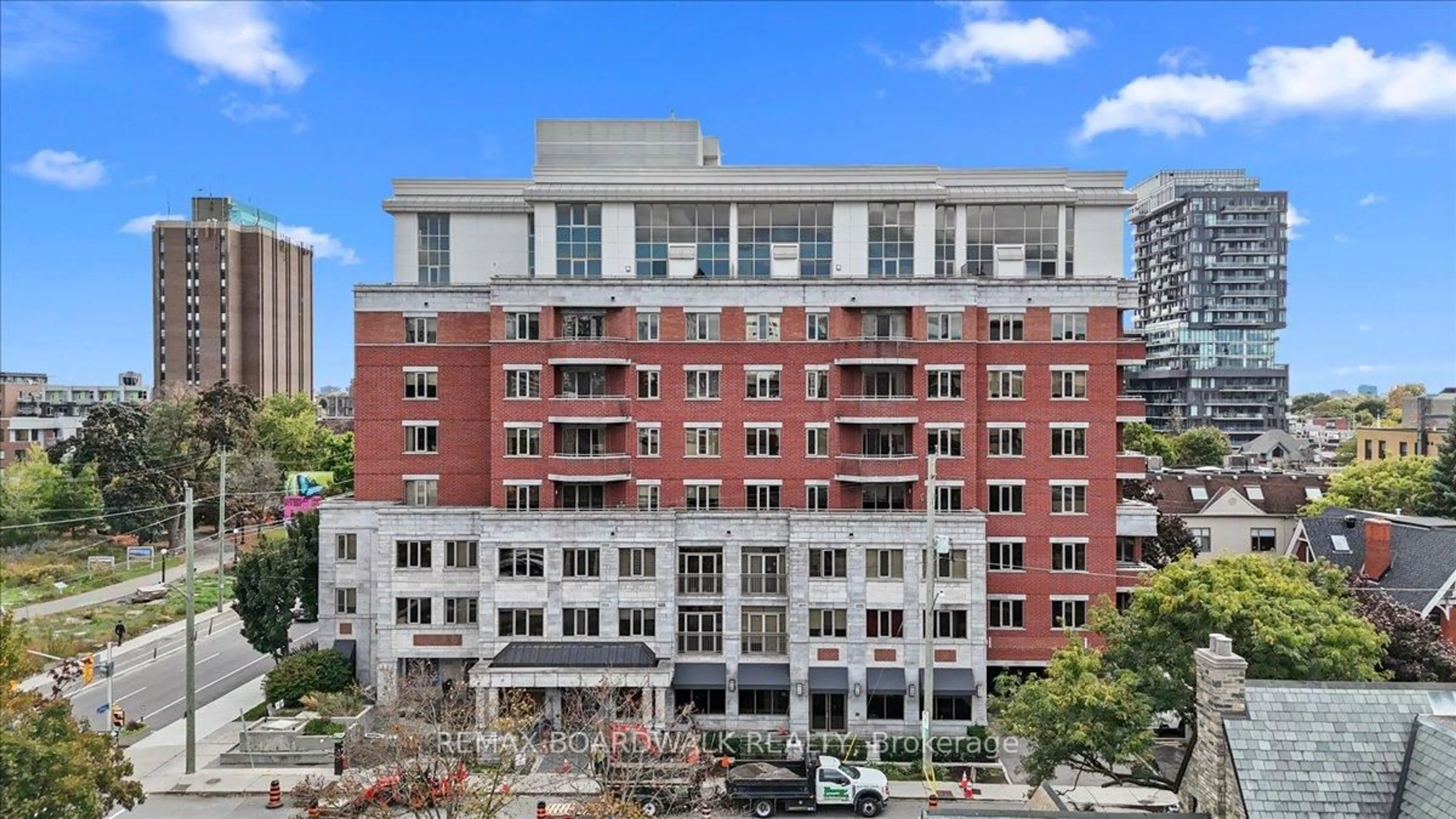 Unknown for 320 Mcleod St ##PH804, Ottawa Ontario K2P 1A3