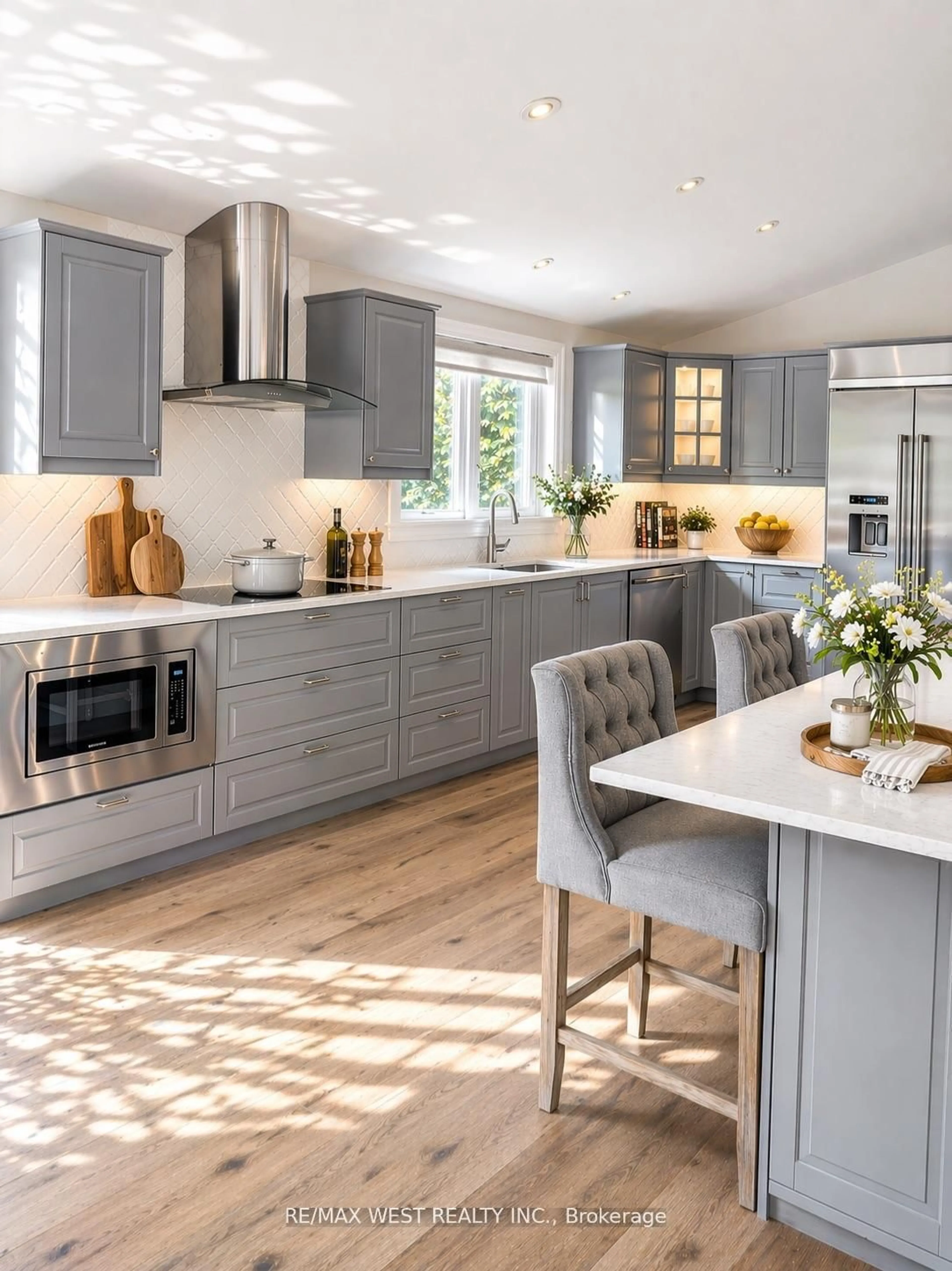 Contemporary kitchen, wood/laminate floor for 26 Hostein Dr, Hamilton Ontario L9G 2S5