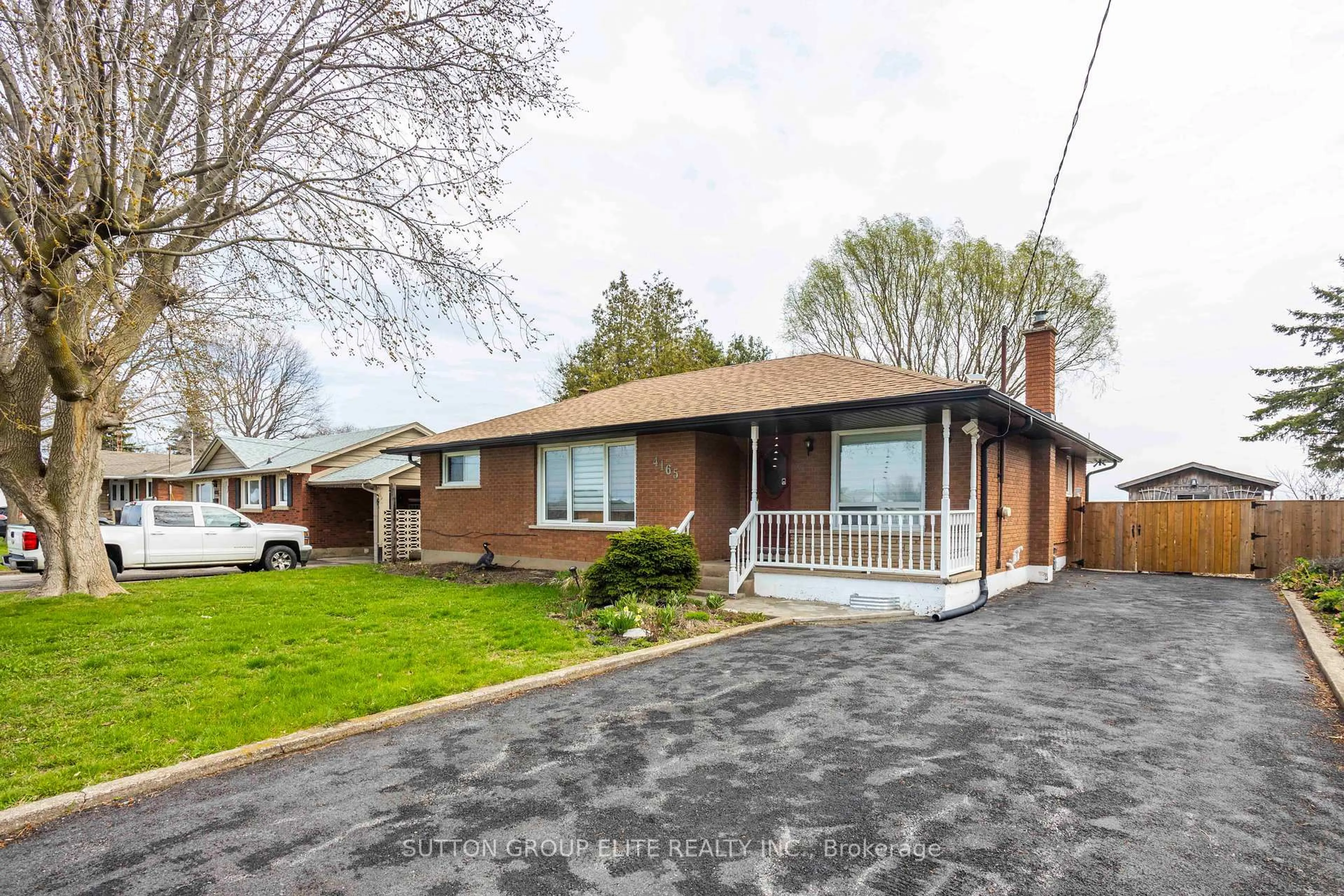 Home with brick exterior material, street for 4165 Victoria Ave, Lincoln Ontario L0R 2E0