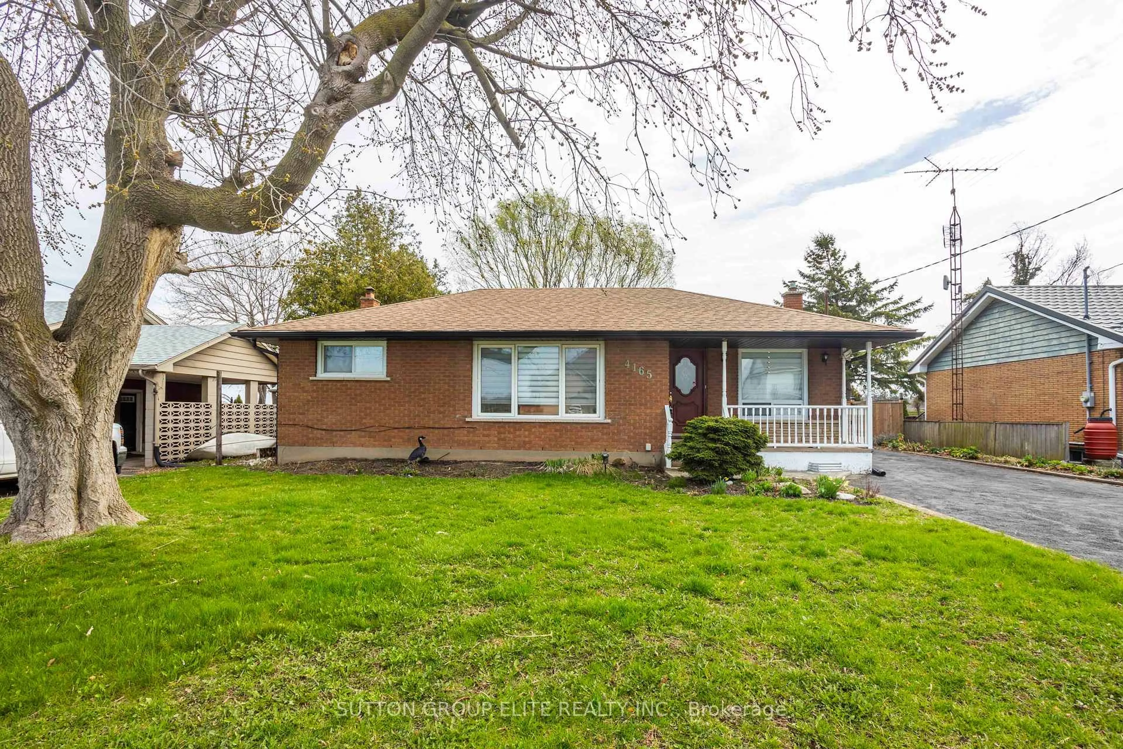 Home with brick exterior material, street for 4165 Victoria Ave, Lincoln Ontario L0R 2E0