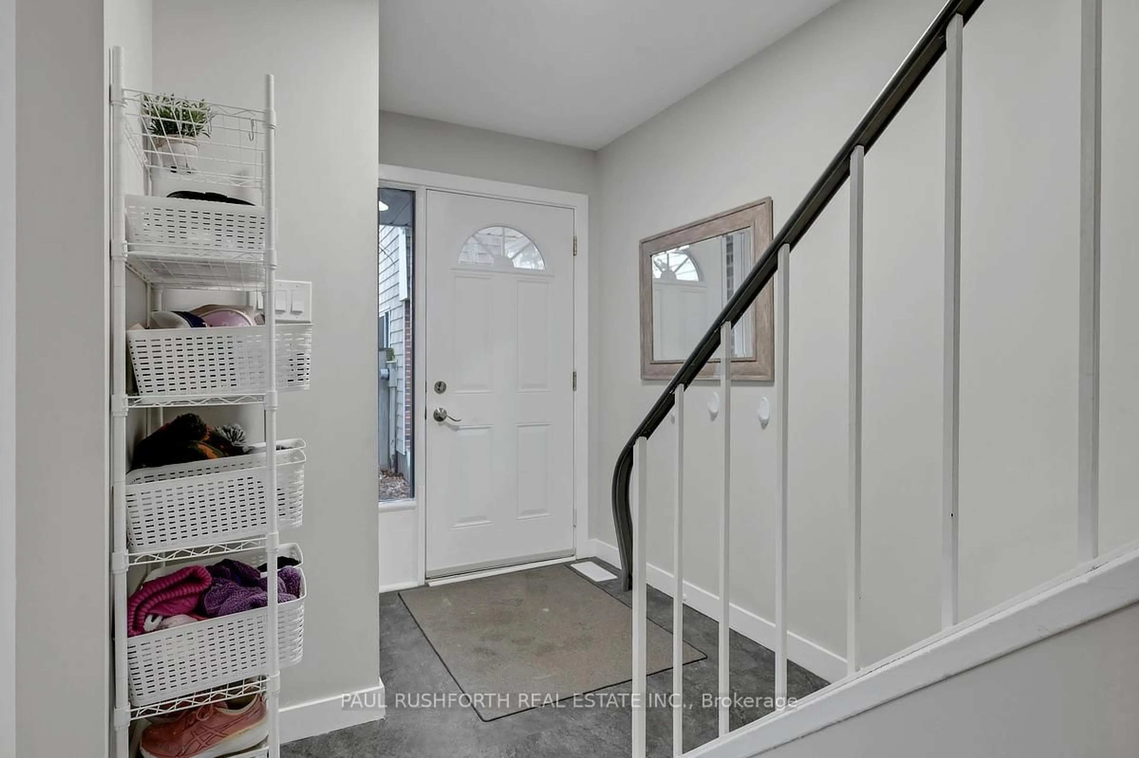 Indoor entryway for 244 Salter Cres, Kanata Ontario K2K 1Z2