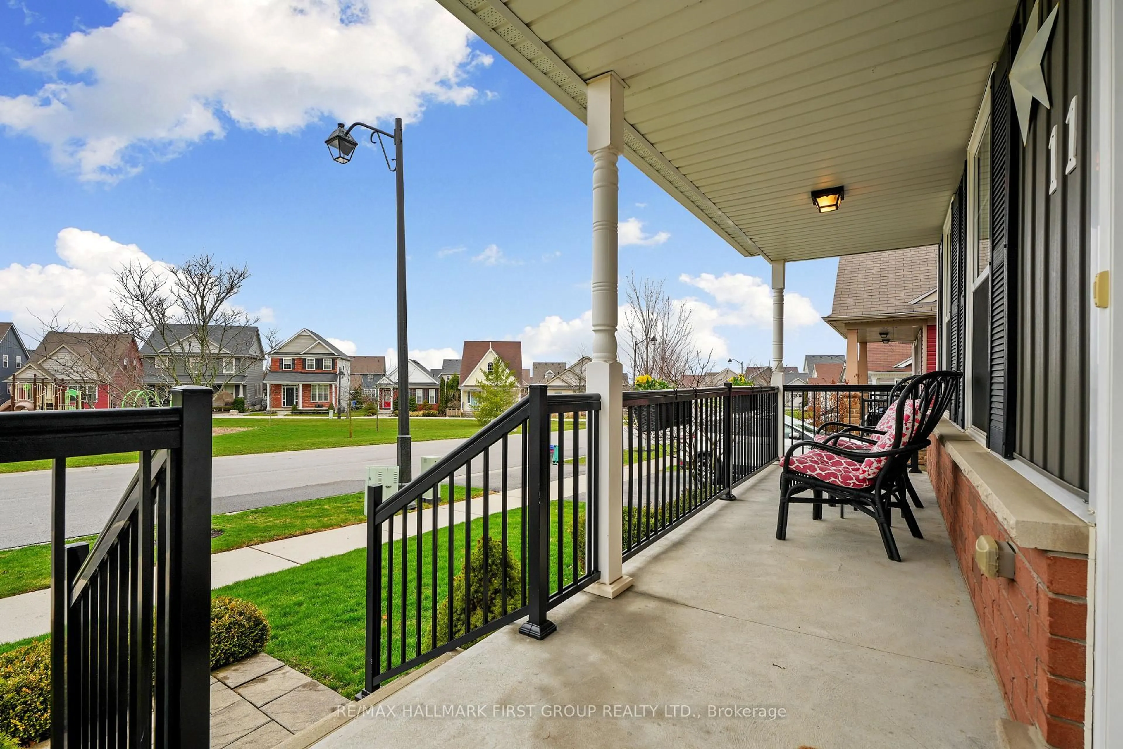 Patio, street for 11 Bigwood Cres, Port Hope Ontario L1A 0A4