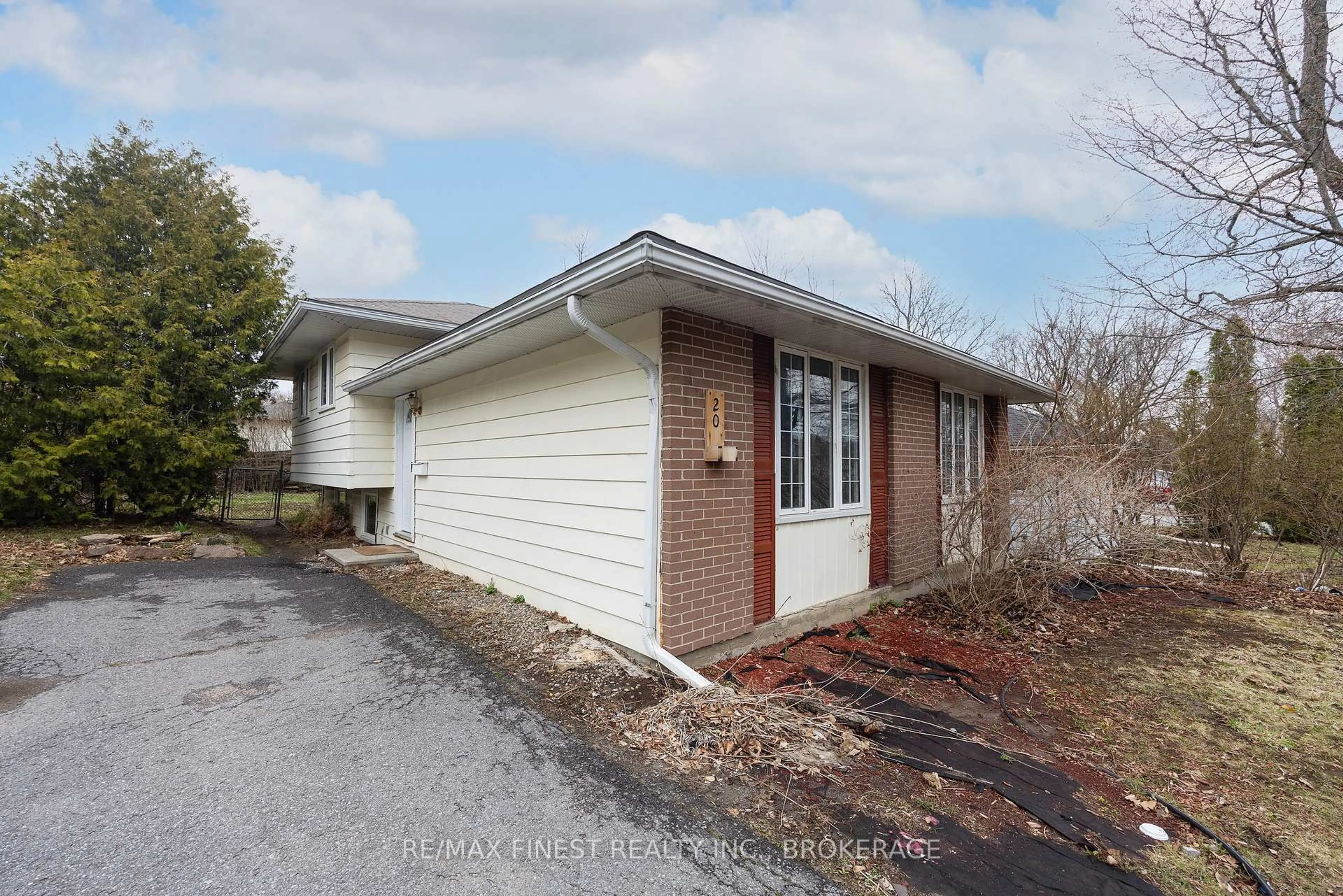 Unknown for 20 FOSTER St, Kingston Ontario K7M 6L6