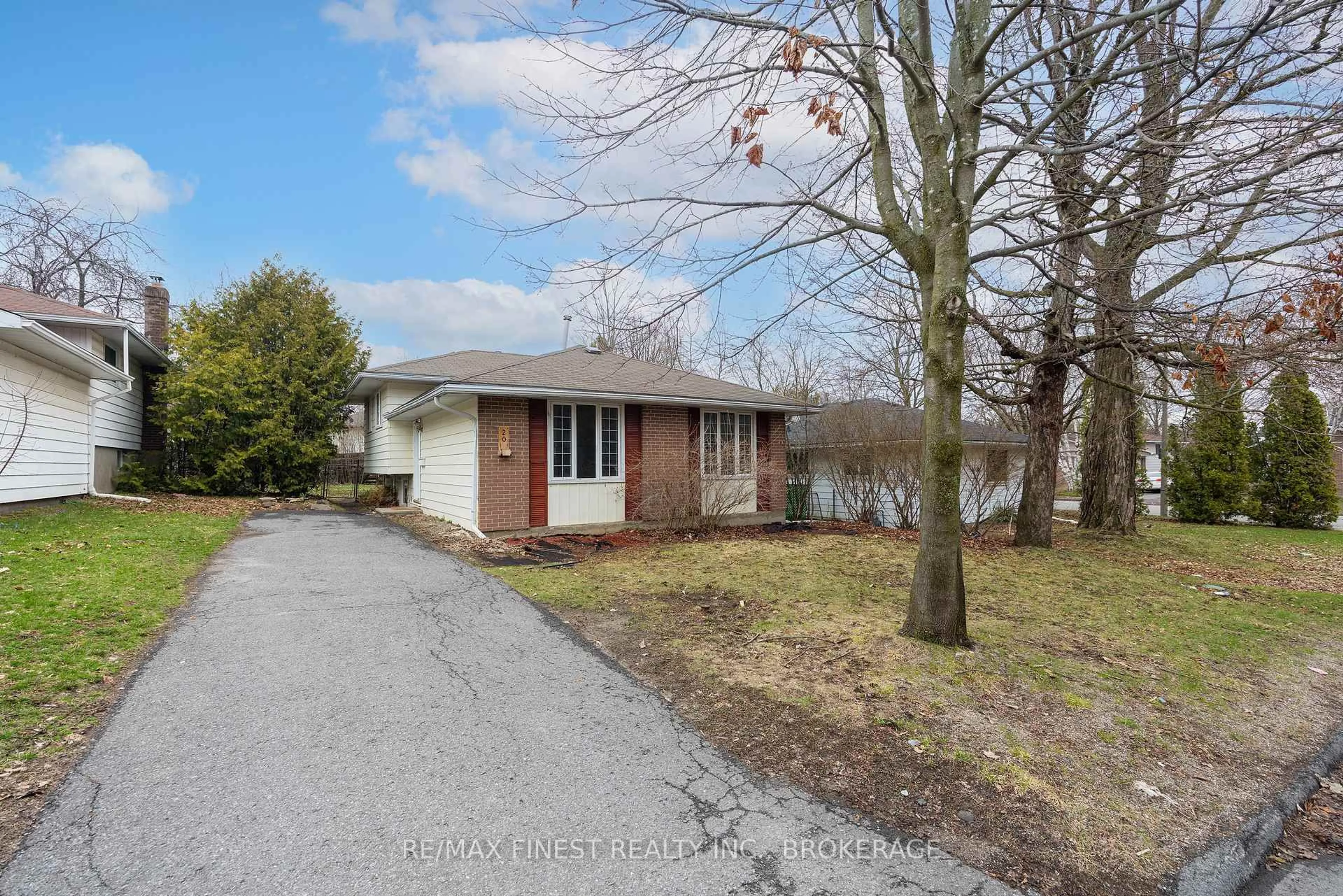 A pic from outside/outdoor area/front of a property/back of a property/a pic from drone, street for 20 FOSTER St, Kingston Ontario K7M 6L6