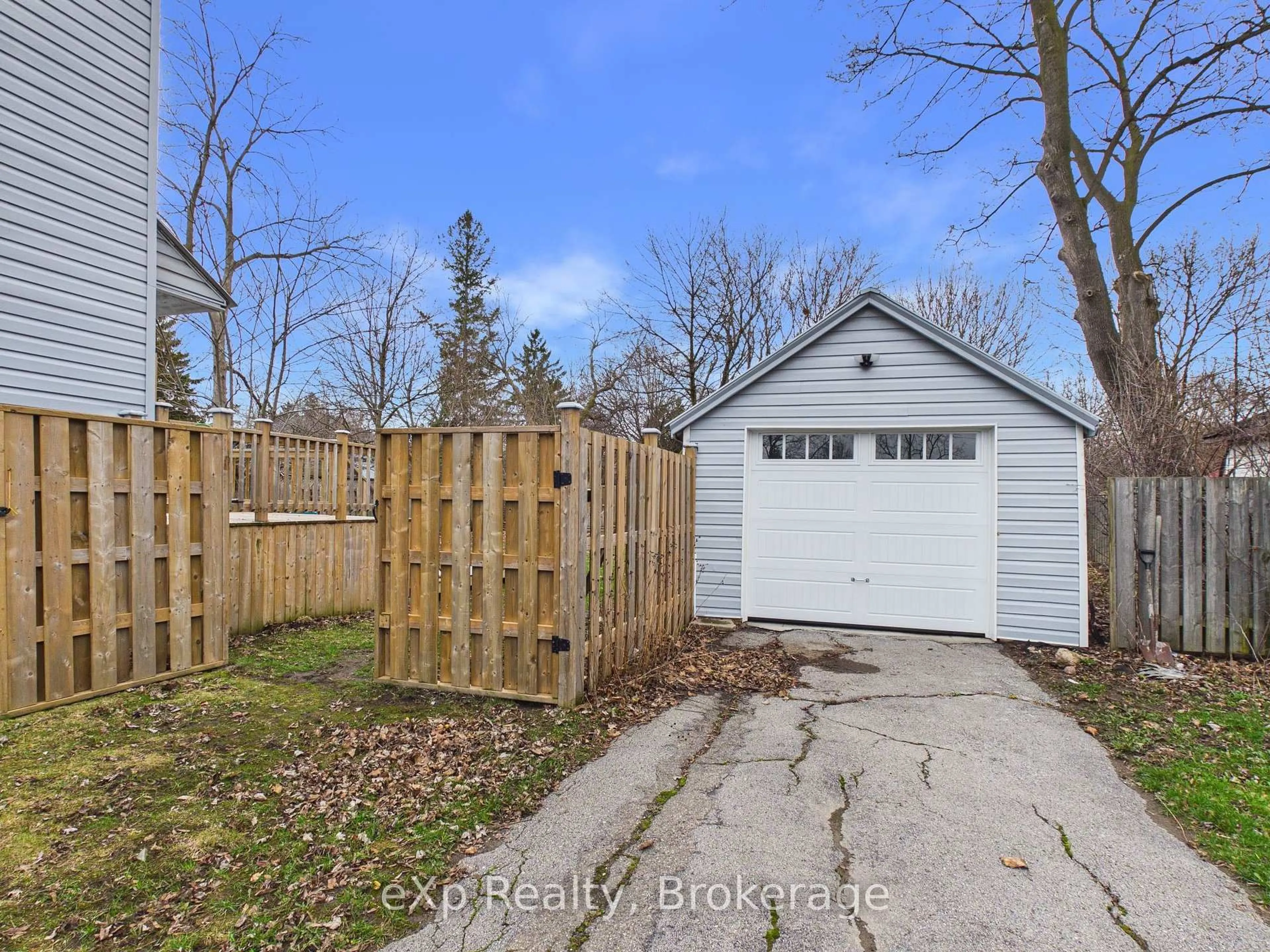 Shed for 276 Foster Ave, Belleville Ontario K8N 3R5