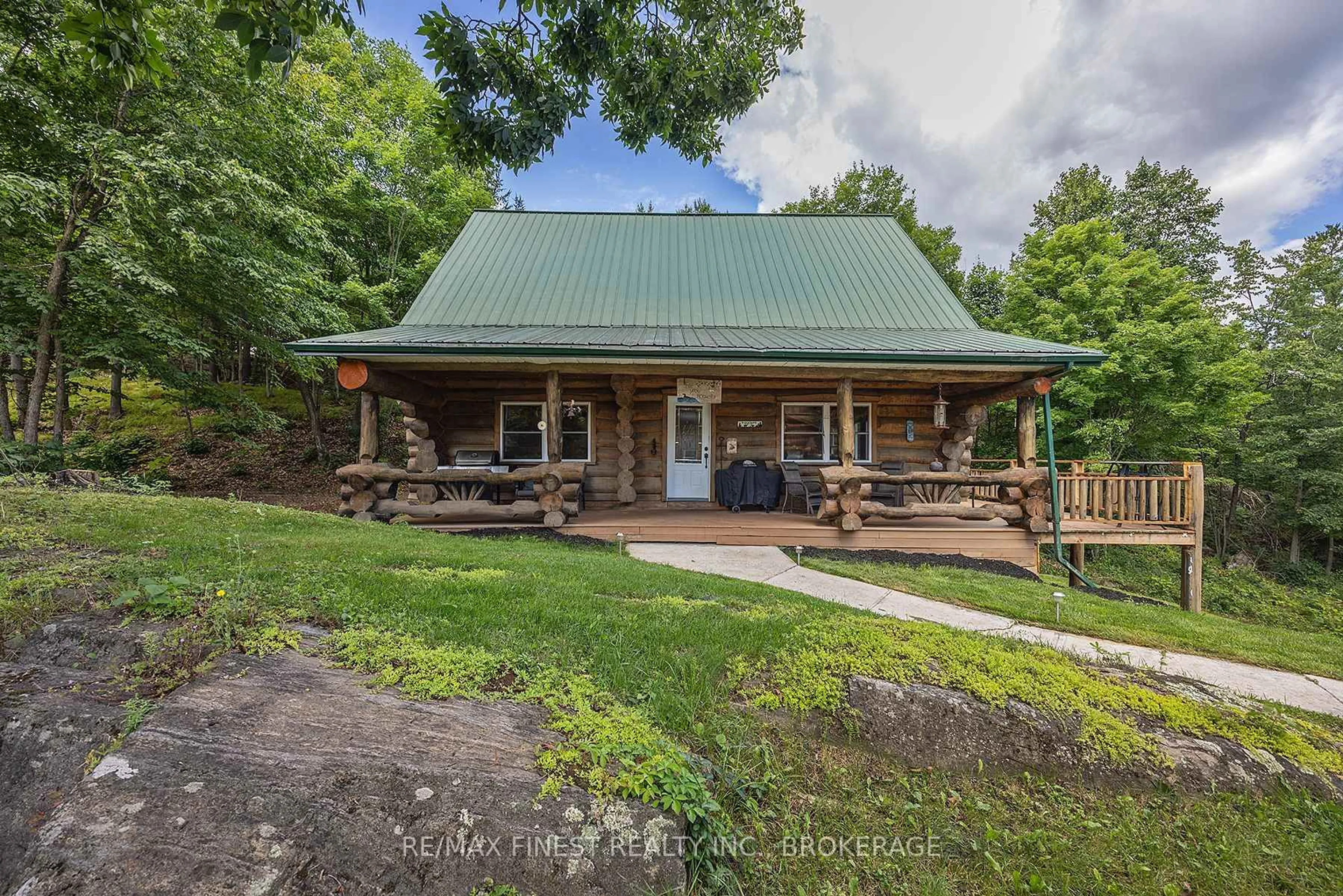 A pic from outside/outdoor area/front of a property/back of a property/a pic from drone, unknown for 7679 Perth Rd, Perth Road Ontario K0H 2L0