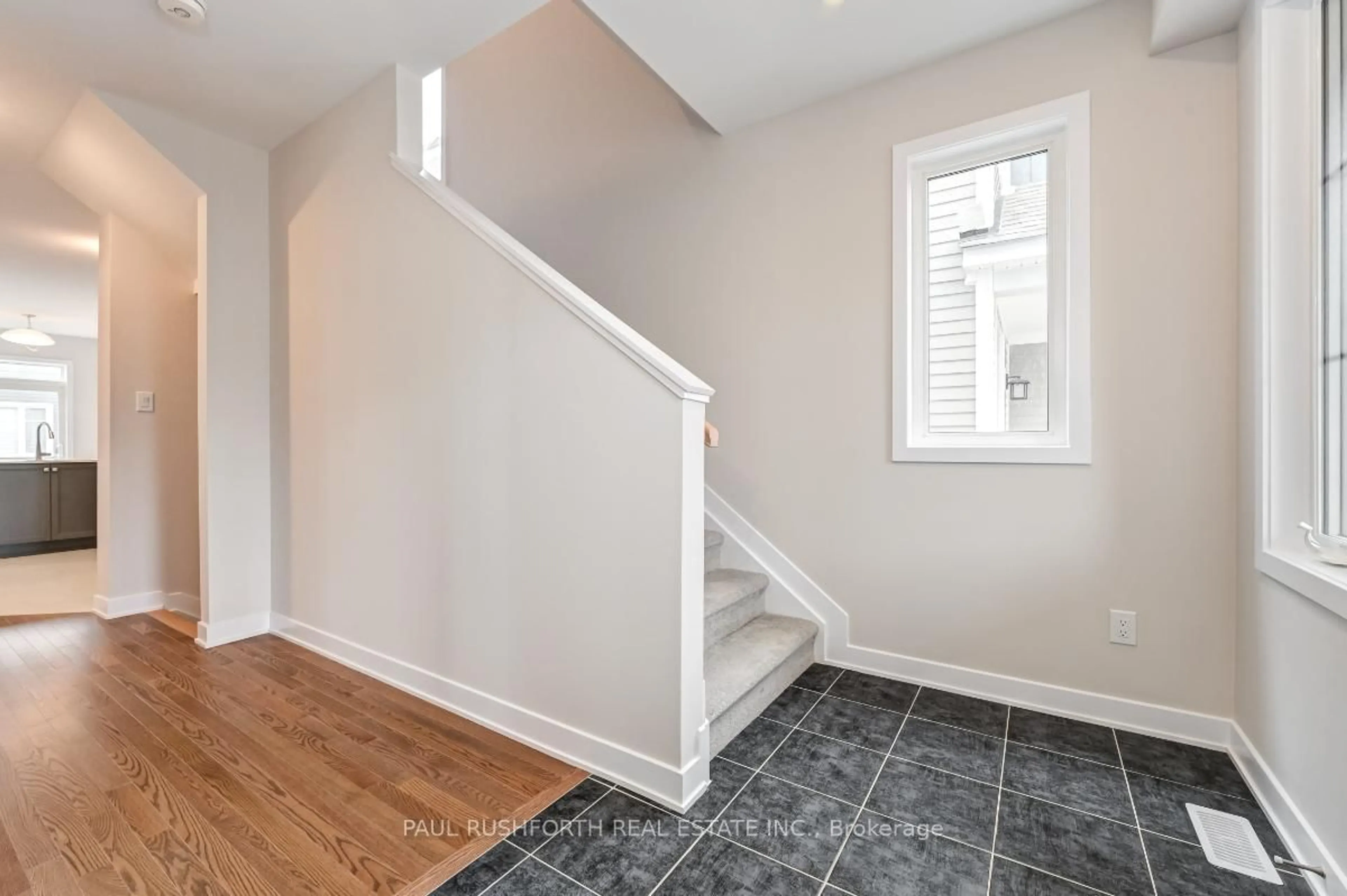 Stairs for 623 Terrier Circ, Richmond Ontario K0A 2Z0