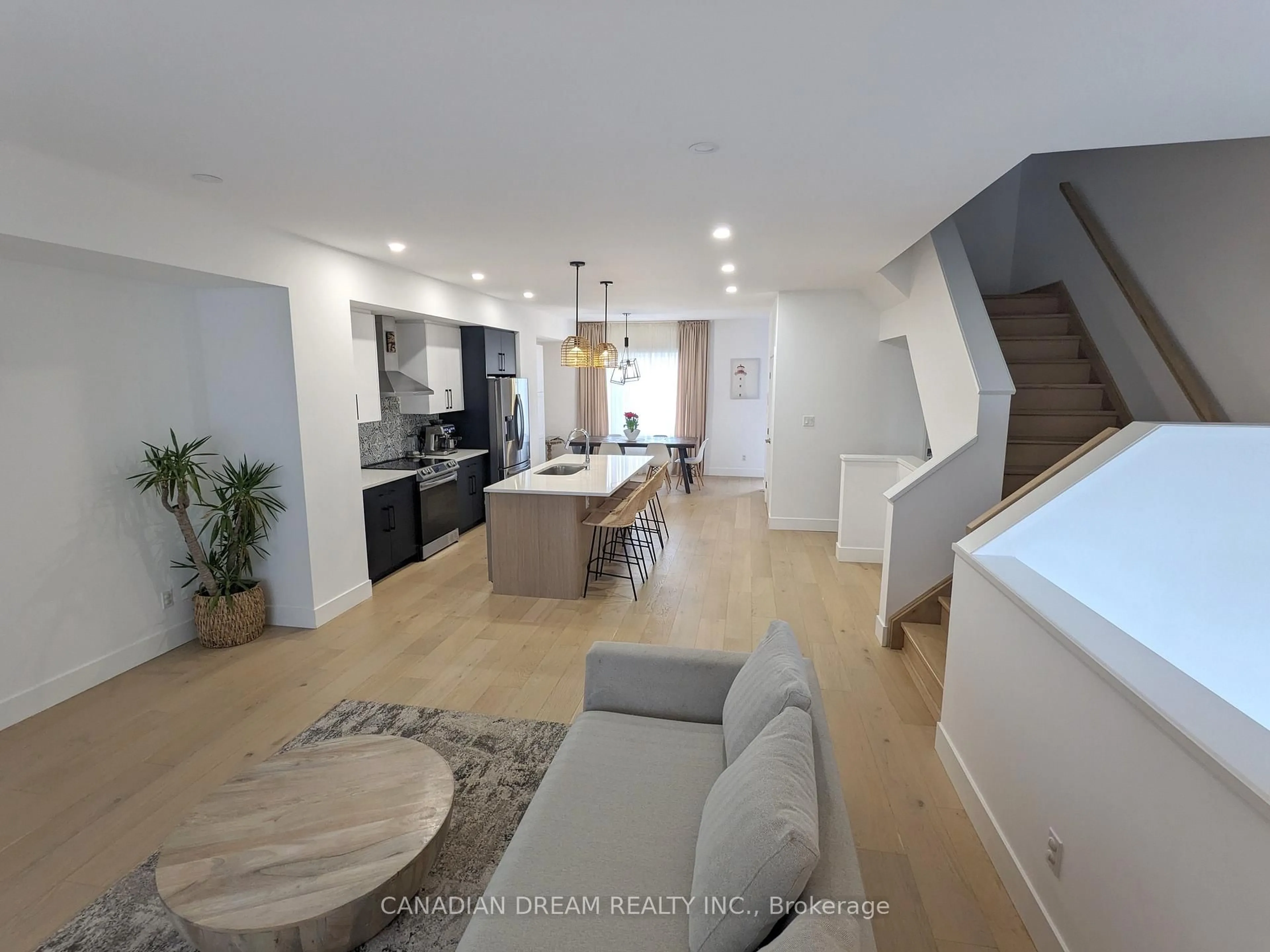 Open concept kitchen, unknown for 4226 Lismer Lane, London South Ontario N6L 0H7