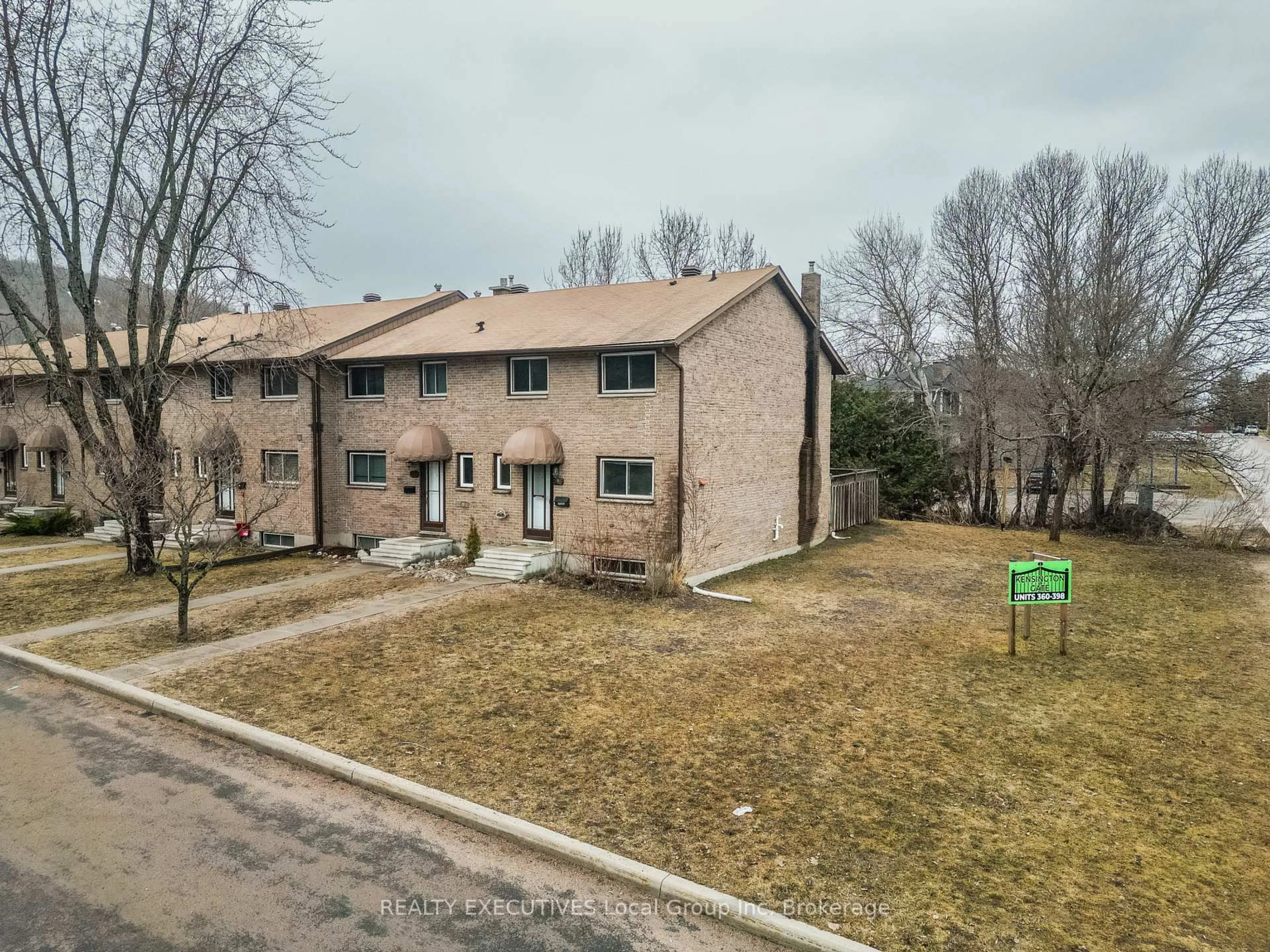 A pic from outside/outdoor area/front of a property/back of a property/a pic from drone, street for 398 Wickstead Ave #36, North Bay Ontario P1A 3L8