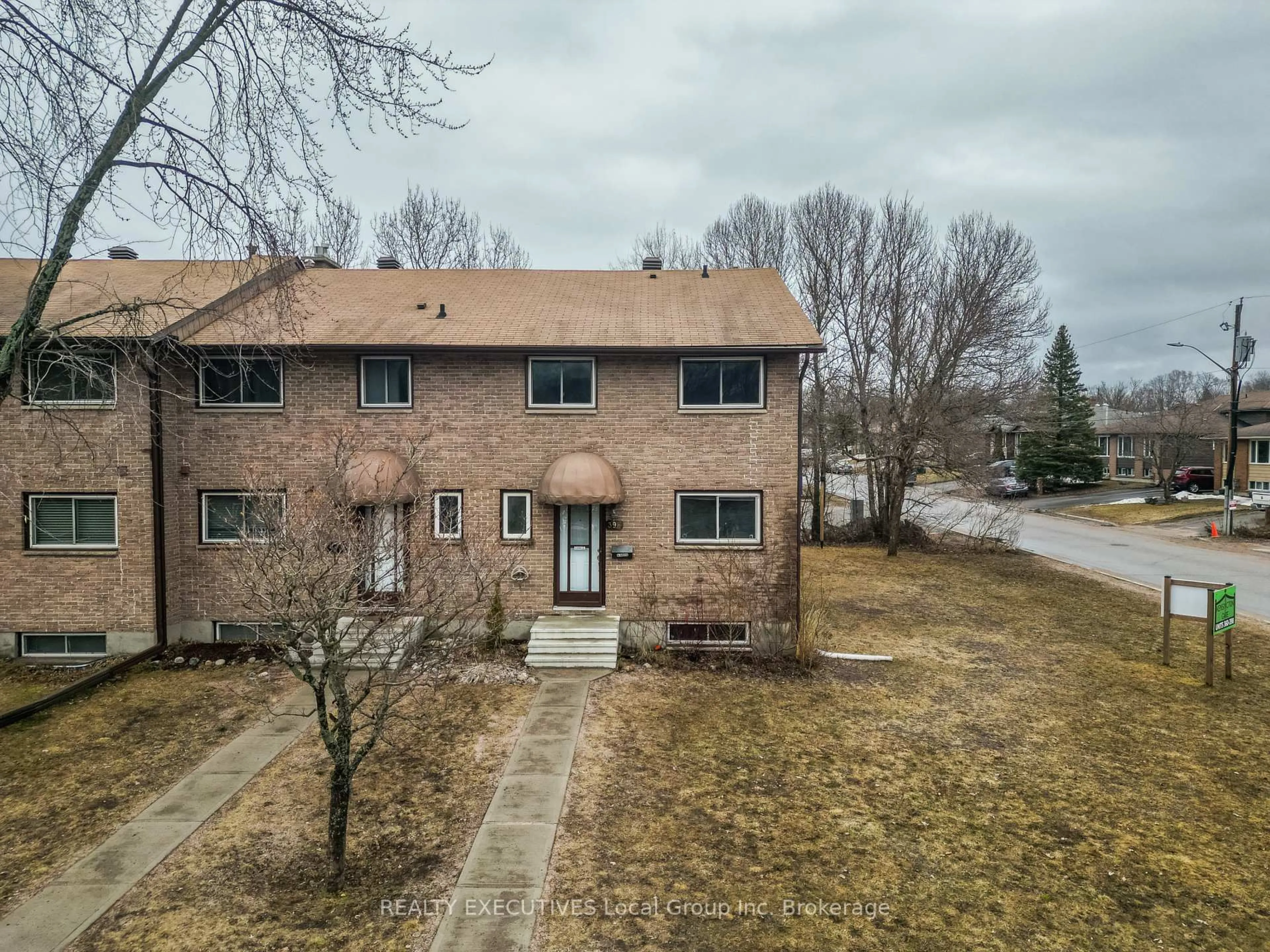 A pic from outside/outdoor area/front of a property/back of a property/a pic from drone, street for 398 Wickstead Ave #36, North Bay Ontario P1A 3L8