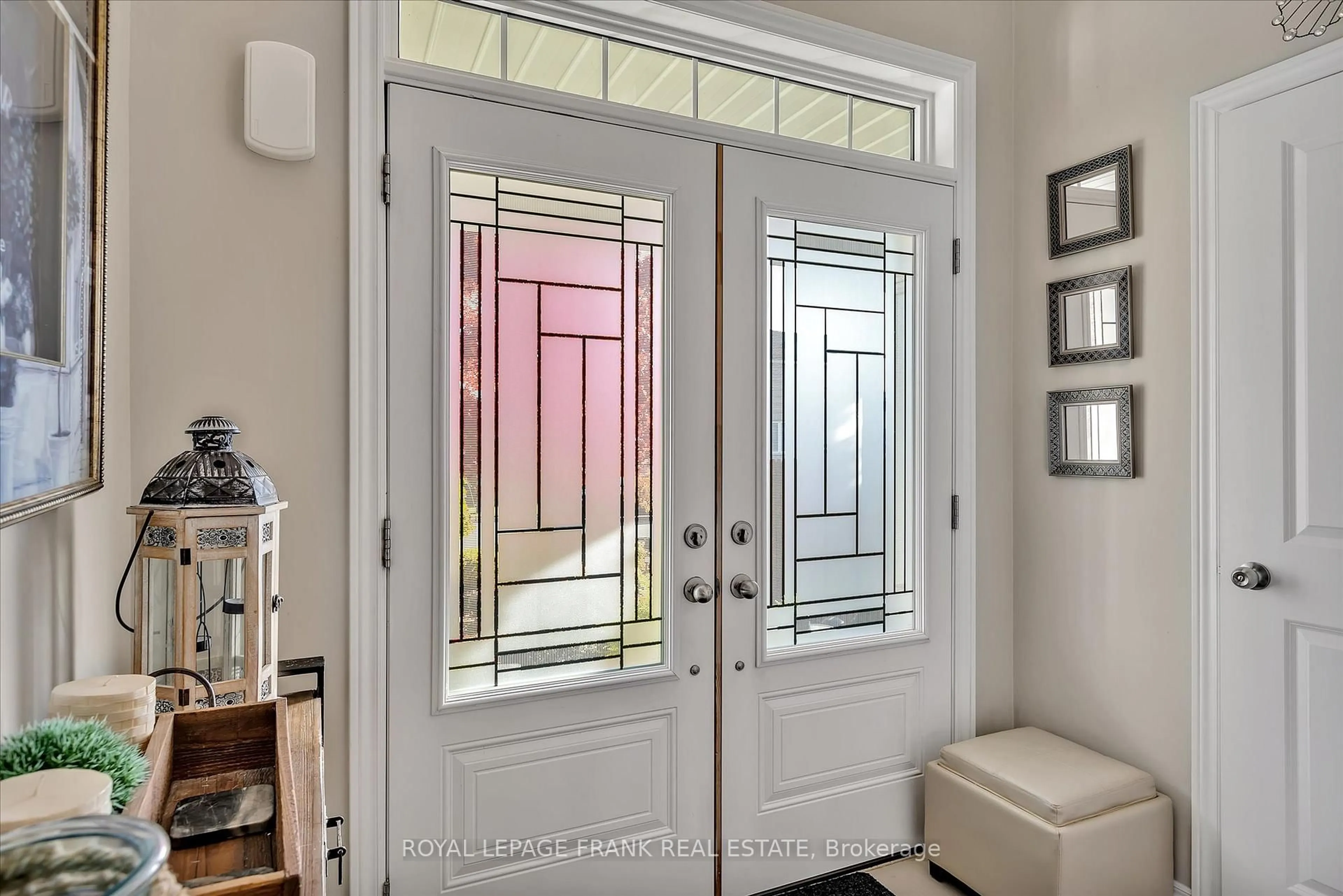 Indoor entryway for 2 Richard Eason Crt, Otonabee-South Monaghan Ontario K9J 0G4