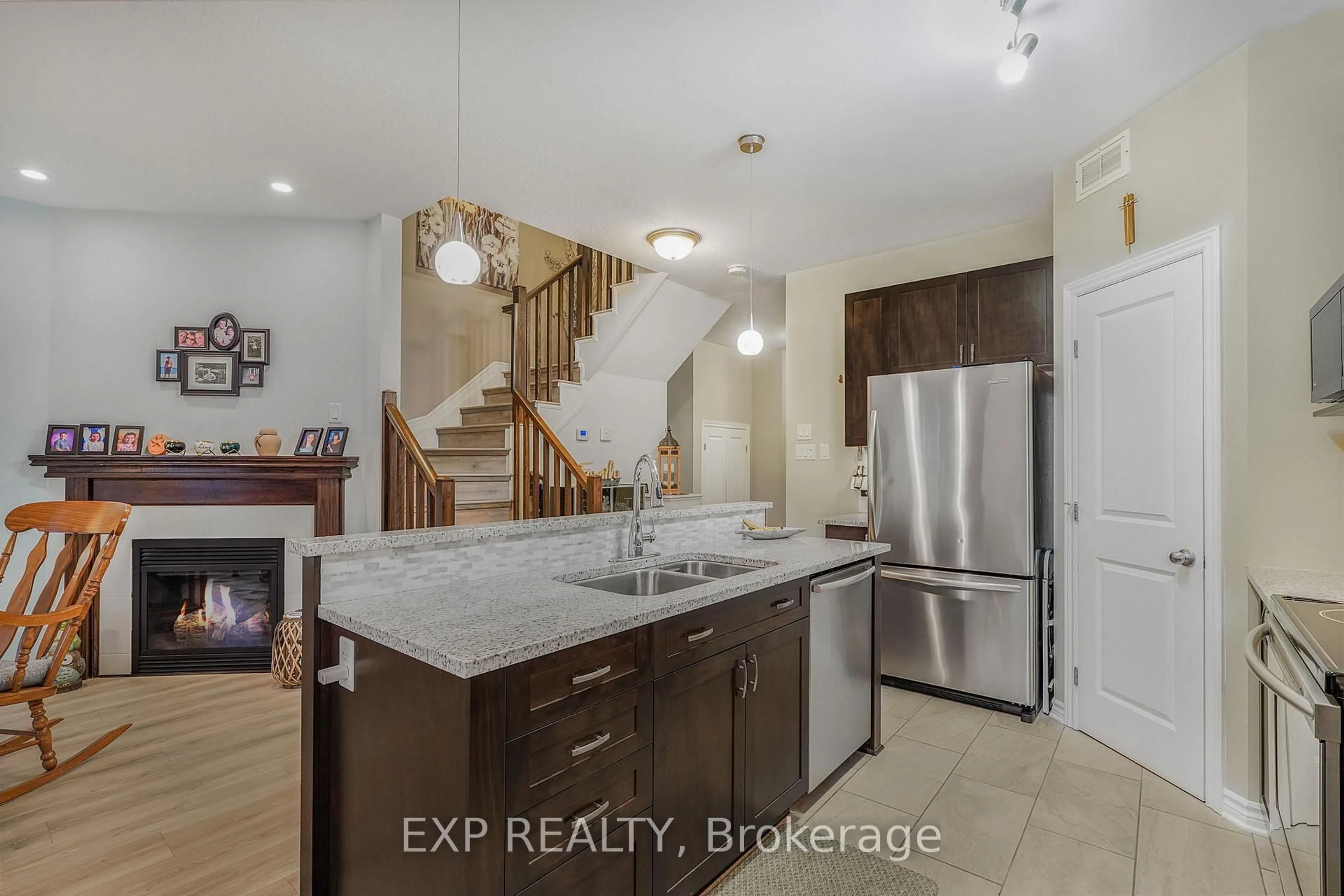 Open concept kitchen, ceramic/tile floor for 342 Grammond Circ, Ottawa Ontario K4A 0W8