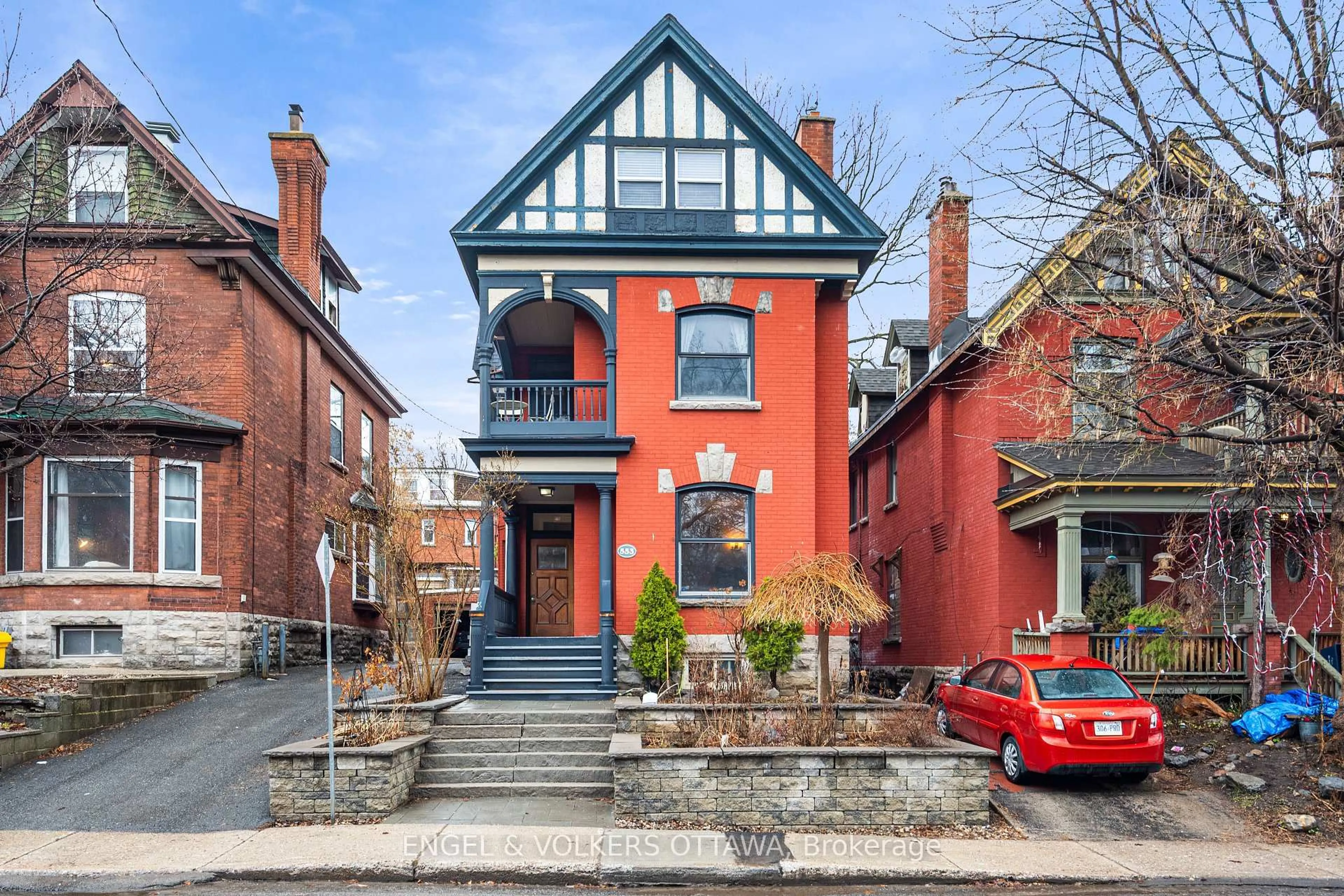 Home with brick exterior material, street for 553 Gilmour St, Ottawa Ontario K1R 5L5