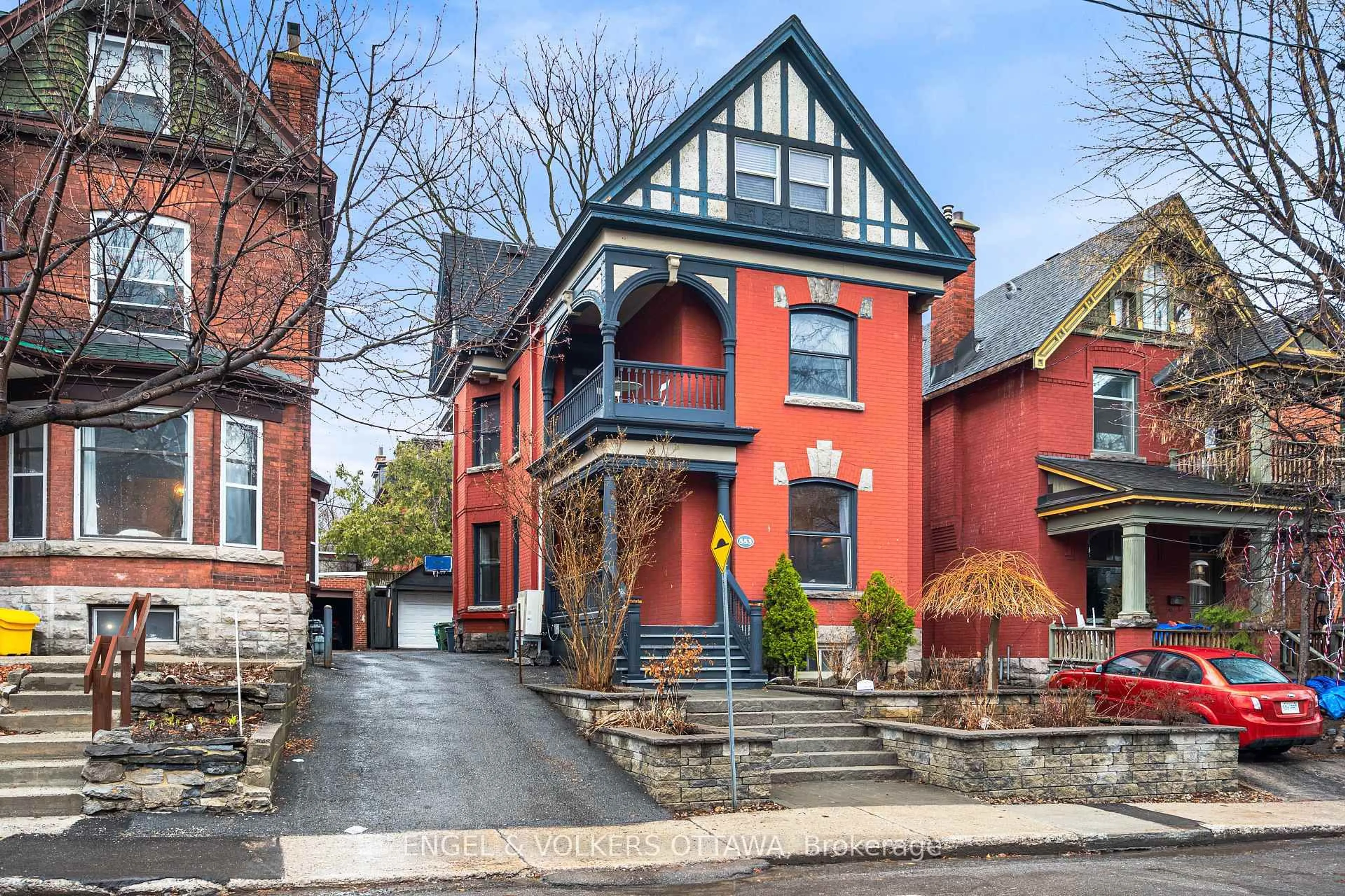 Home with brick exterior material, street for 553 Gilmour St, Ottawa Ontario K1R 5L5