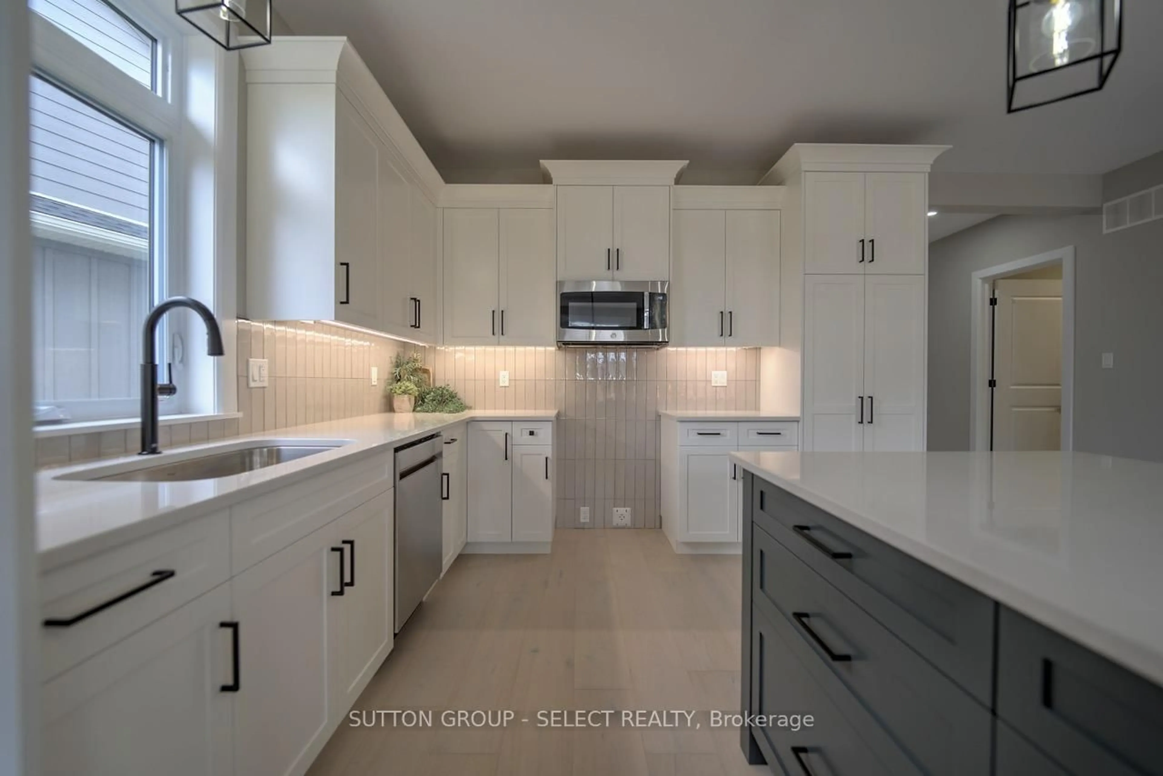 Contemporary kitchen, ceramic/tile floor for 15 Lois Crt, Lambton Shores Ontario N0M 1T0