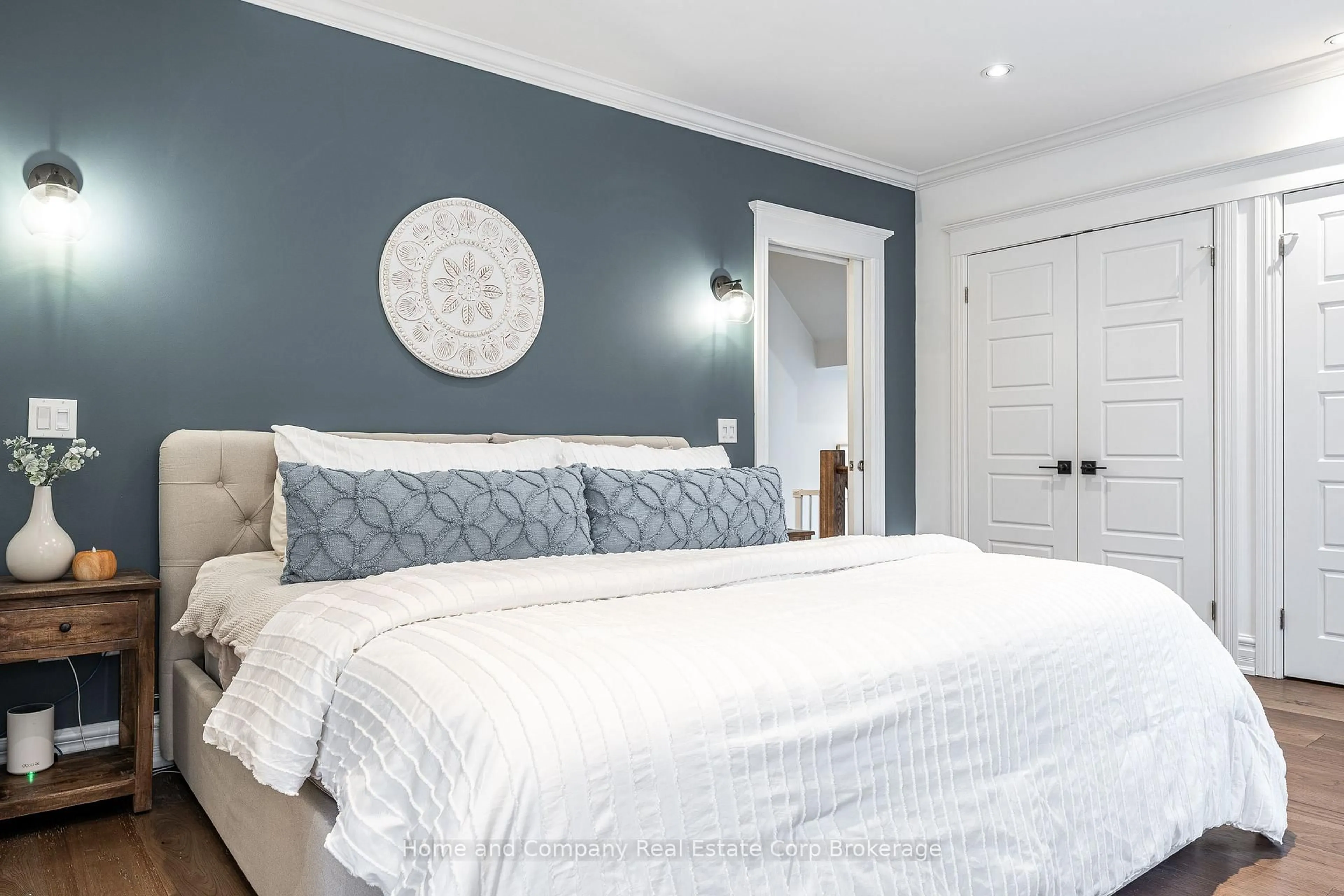 Bedroom with bed, unknown for 37 West Gore St, Stratford Ontario N5A 1J9