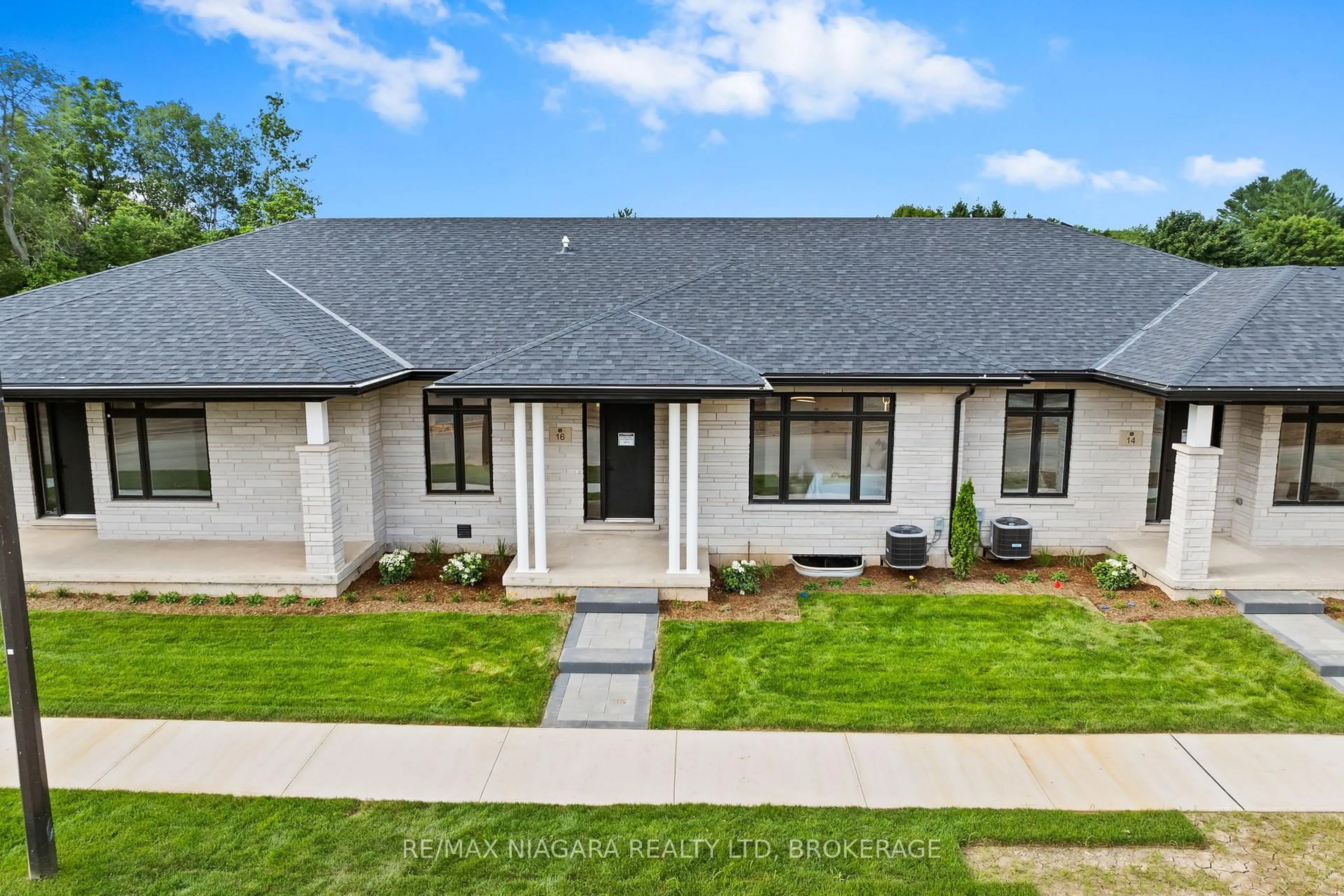 Home with brick exterior material, unknown for 16 ACCURSI Cres, Pelham Ontario L0S 1E2