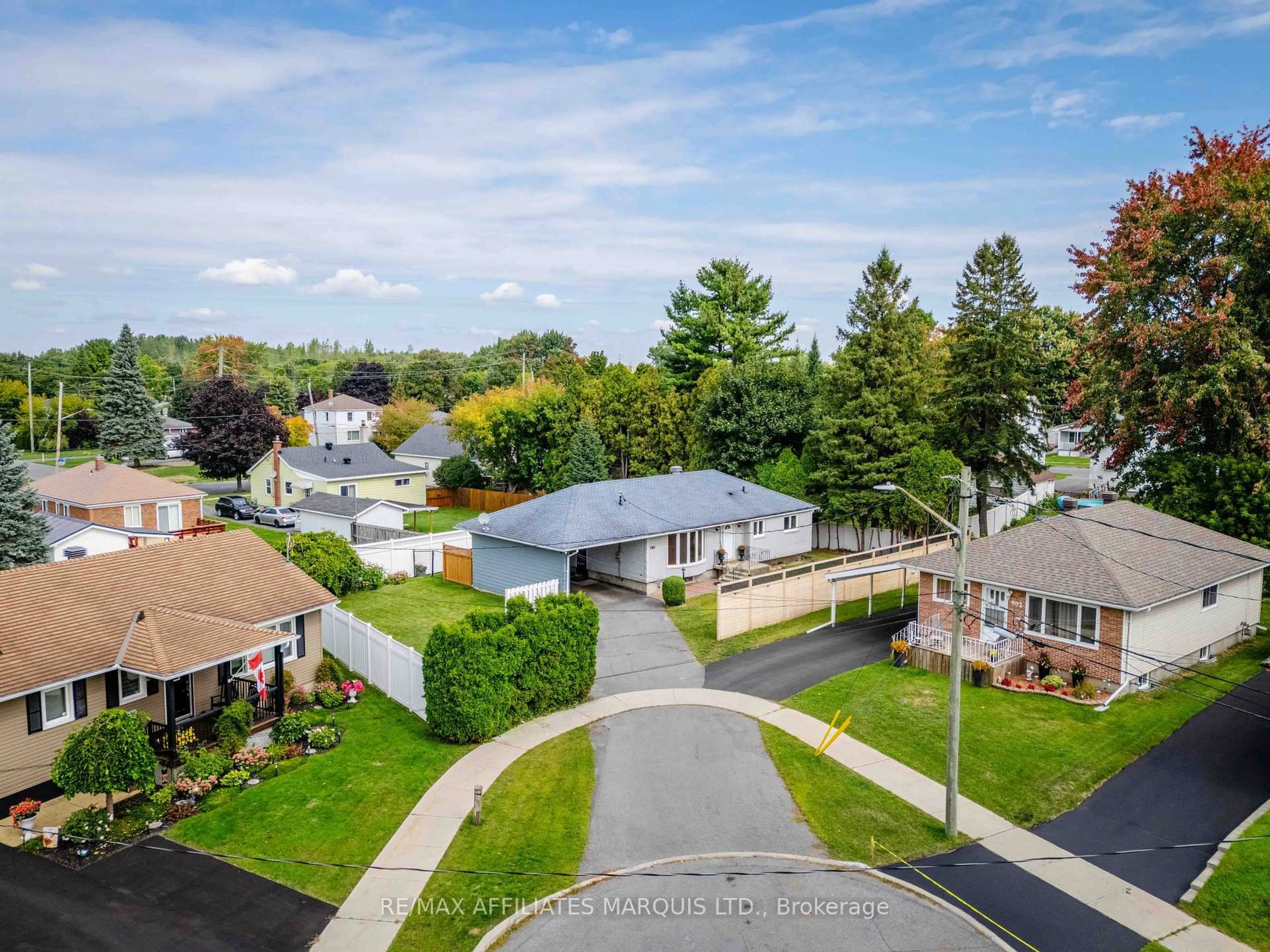 A pic from outside/outdoor area/front of a property/back of a property/a pic from drone, street for 900 Osborne Ave, Cornwall Ontario K6J 1K6