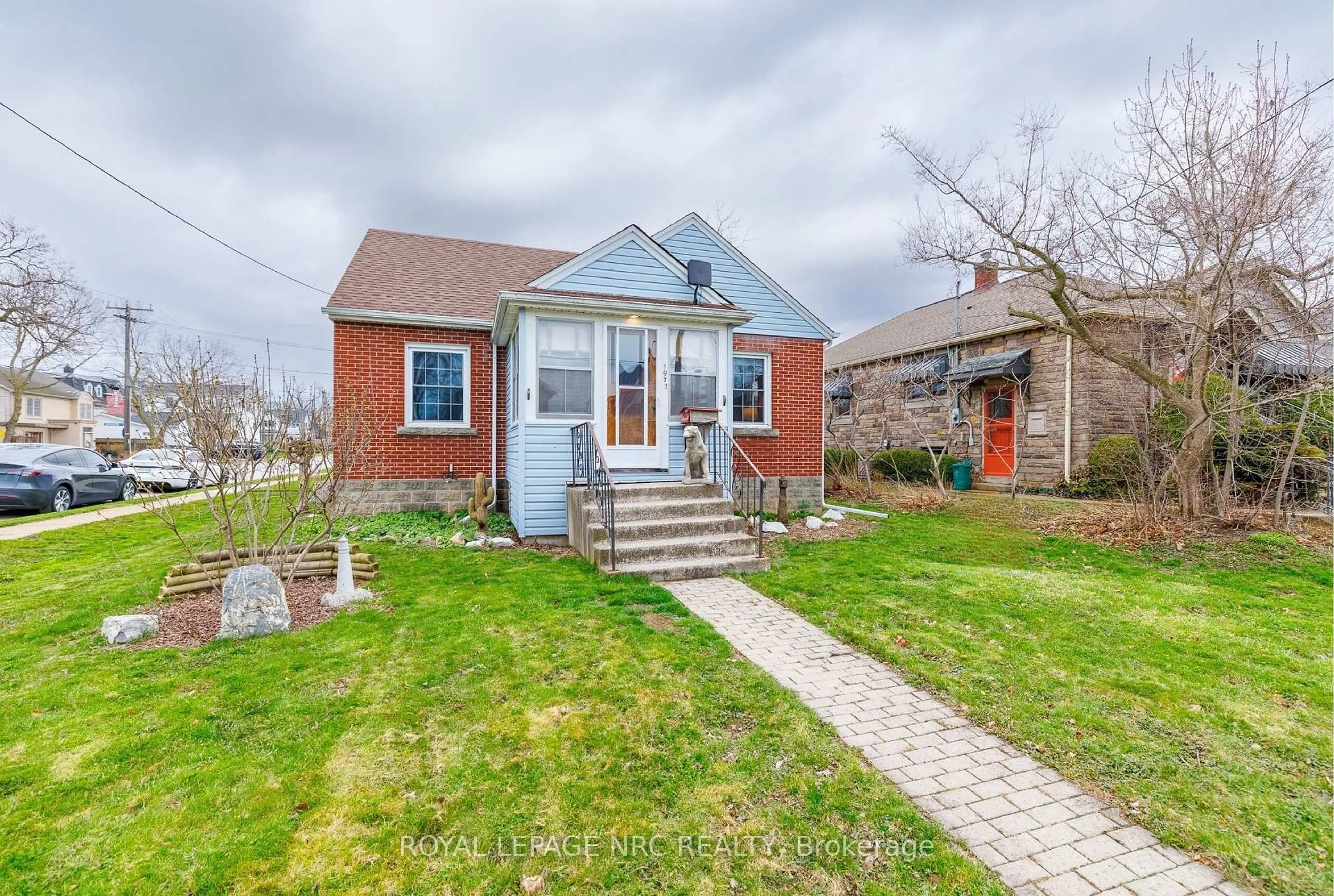 Home with brick exterior material, street for 197 CHARLOTTE St, Port Colborne Ontario L3K 3E3