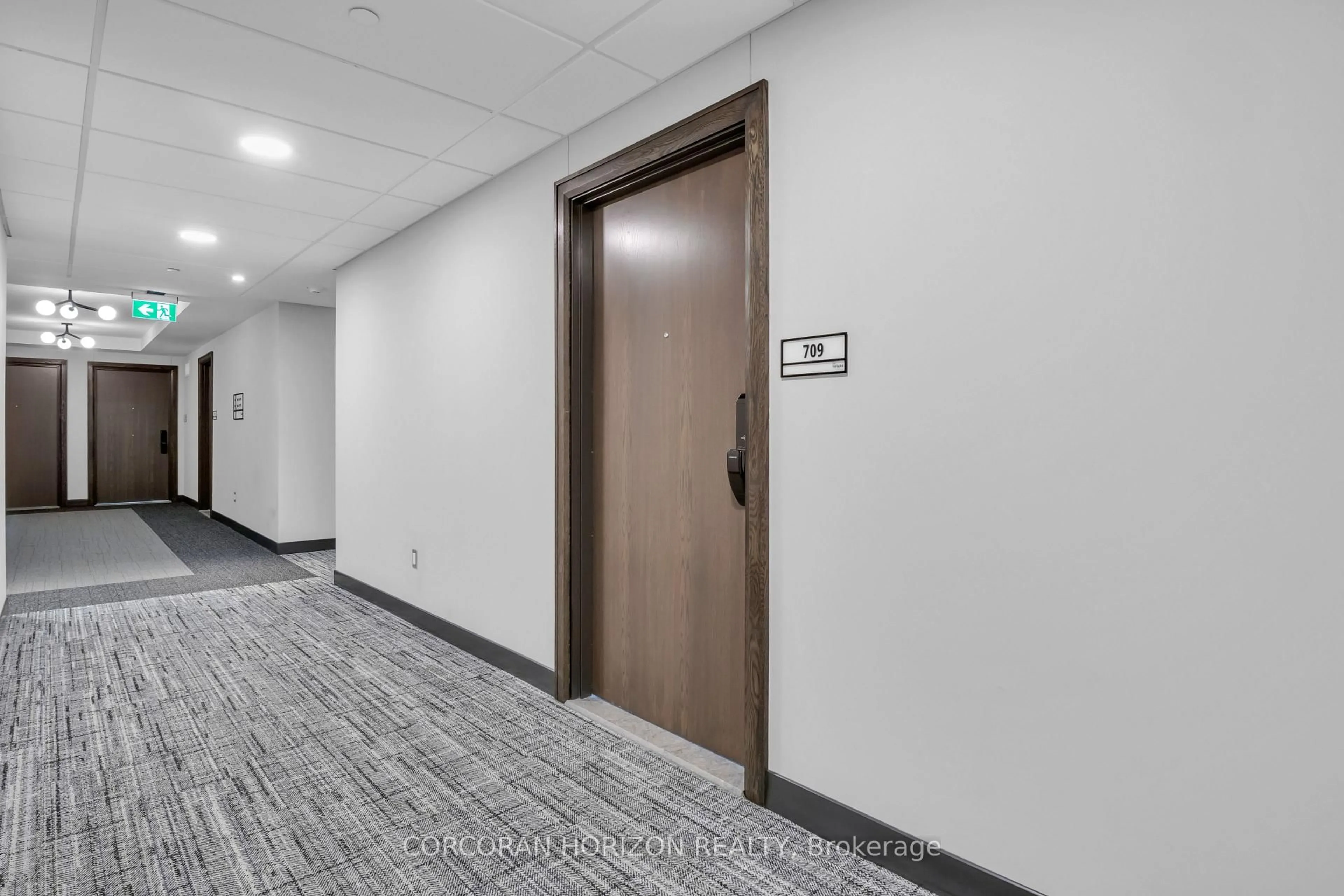 Indoor foyer for 741 King St #709, Kitchener Ontario N2G 1E5