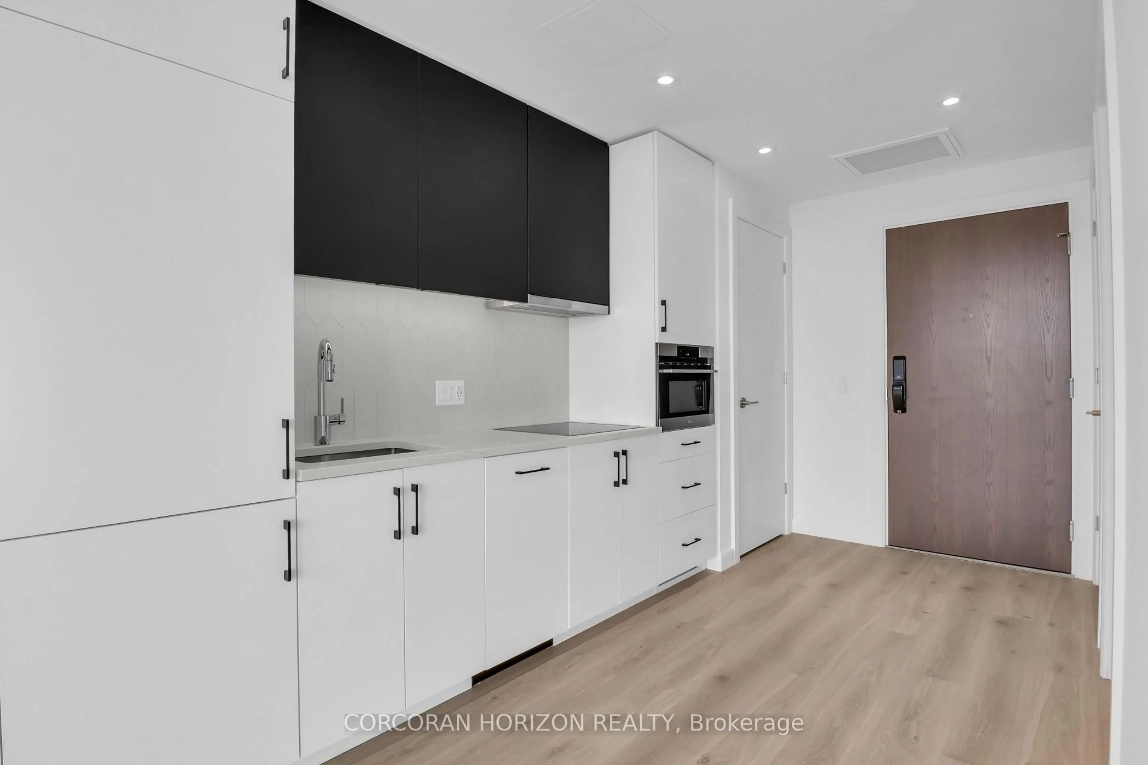 Unknown for 741 King St #709, Kitchener Ontario N2G 1E5