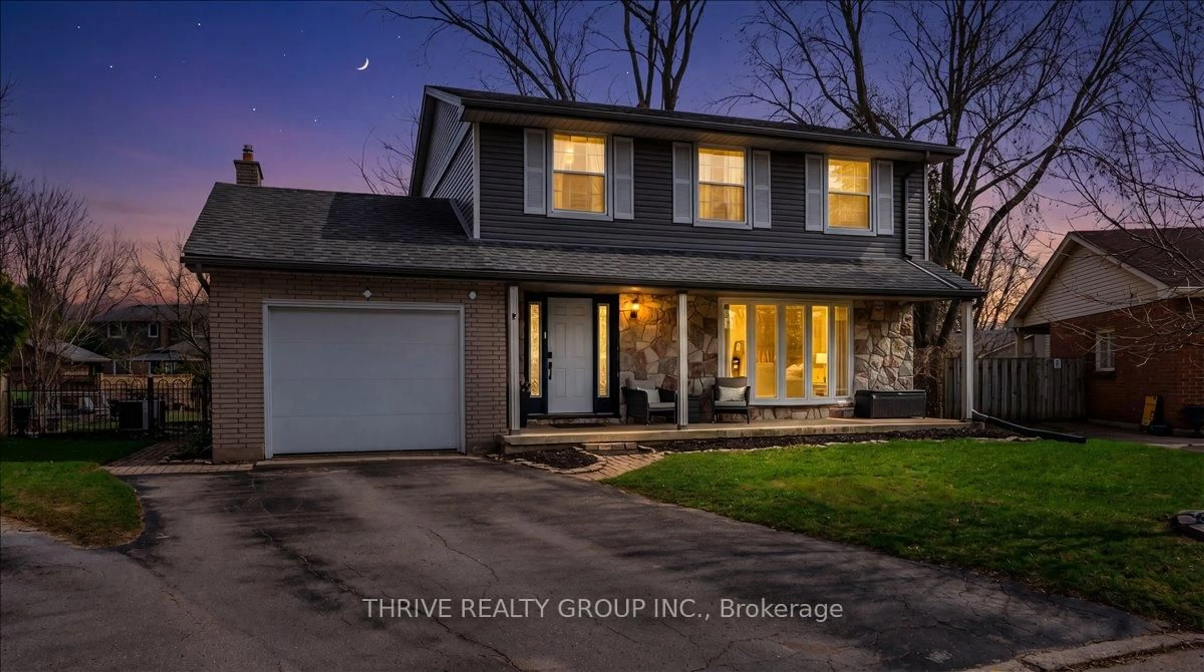 Home with vinyl exterior material, street for 19 Kendall Crt, London North Ontario N5X 1E4