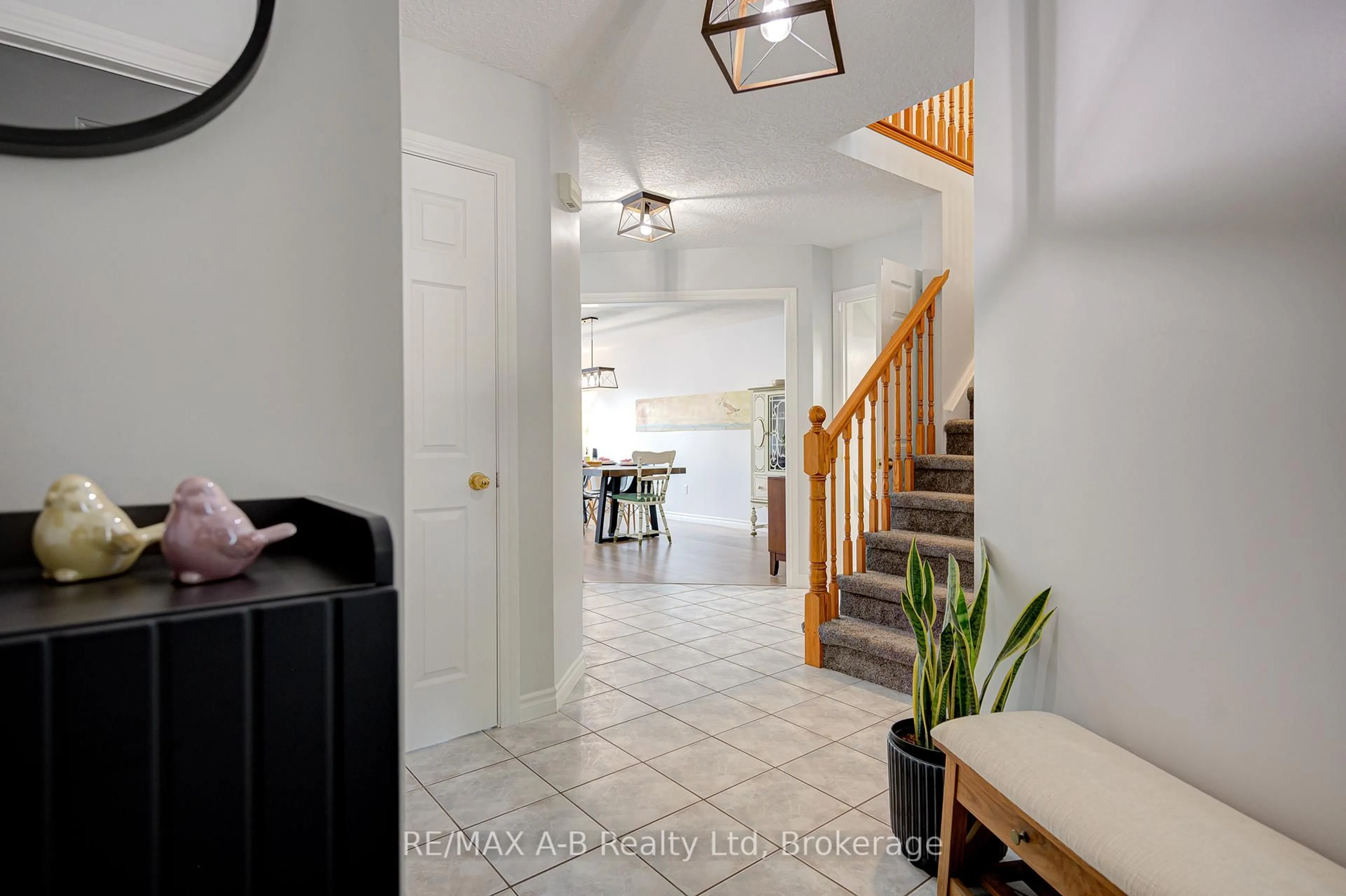 Indoor entryway for 430 Brunswick St, Stratford Ontario N5A 3N4
