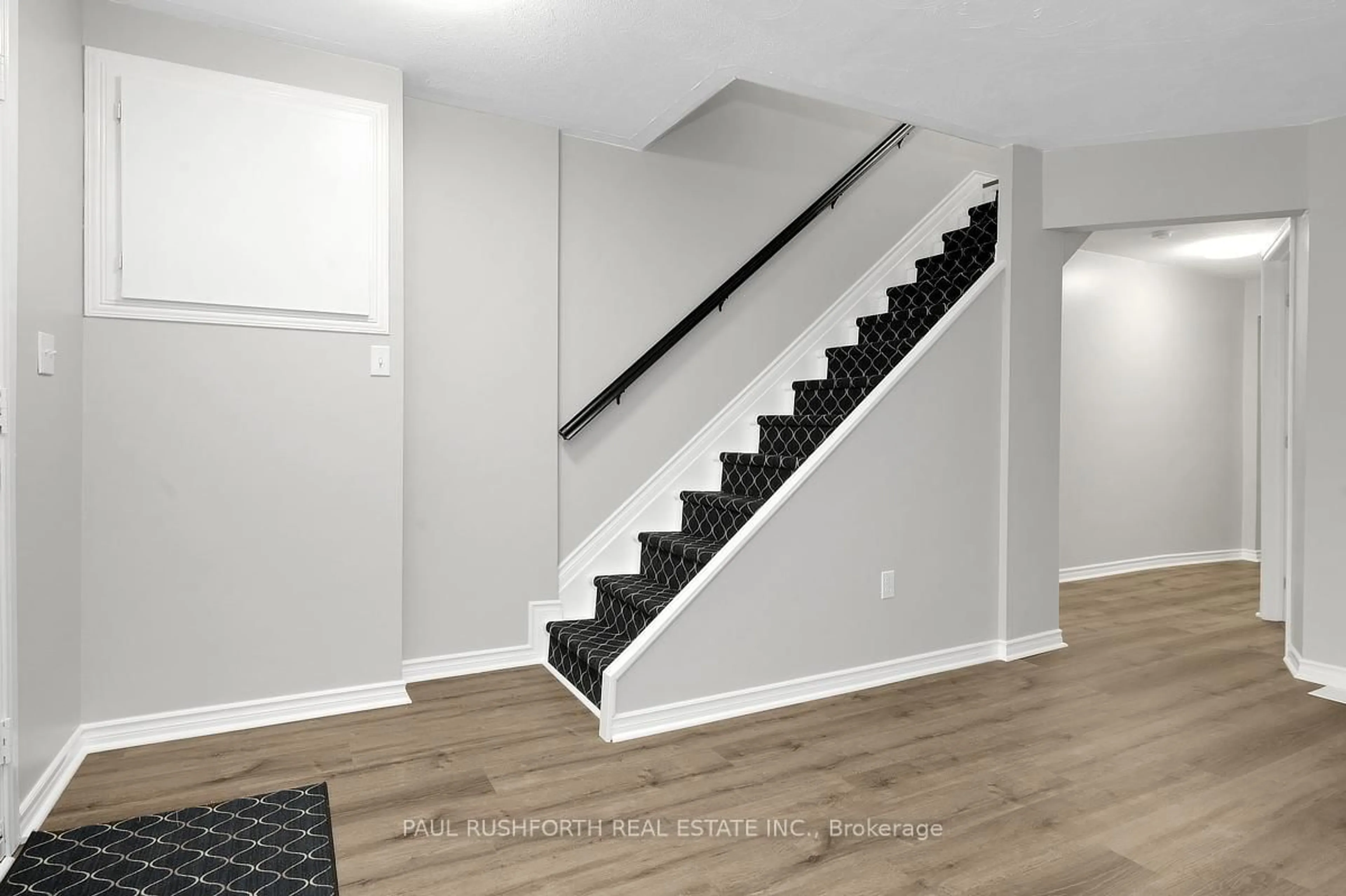 Stairs for 919 Laurier St, Clarence-Rockland Ontario K4K 1E3