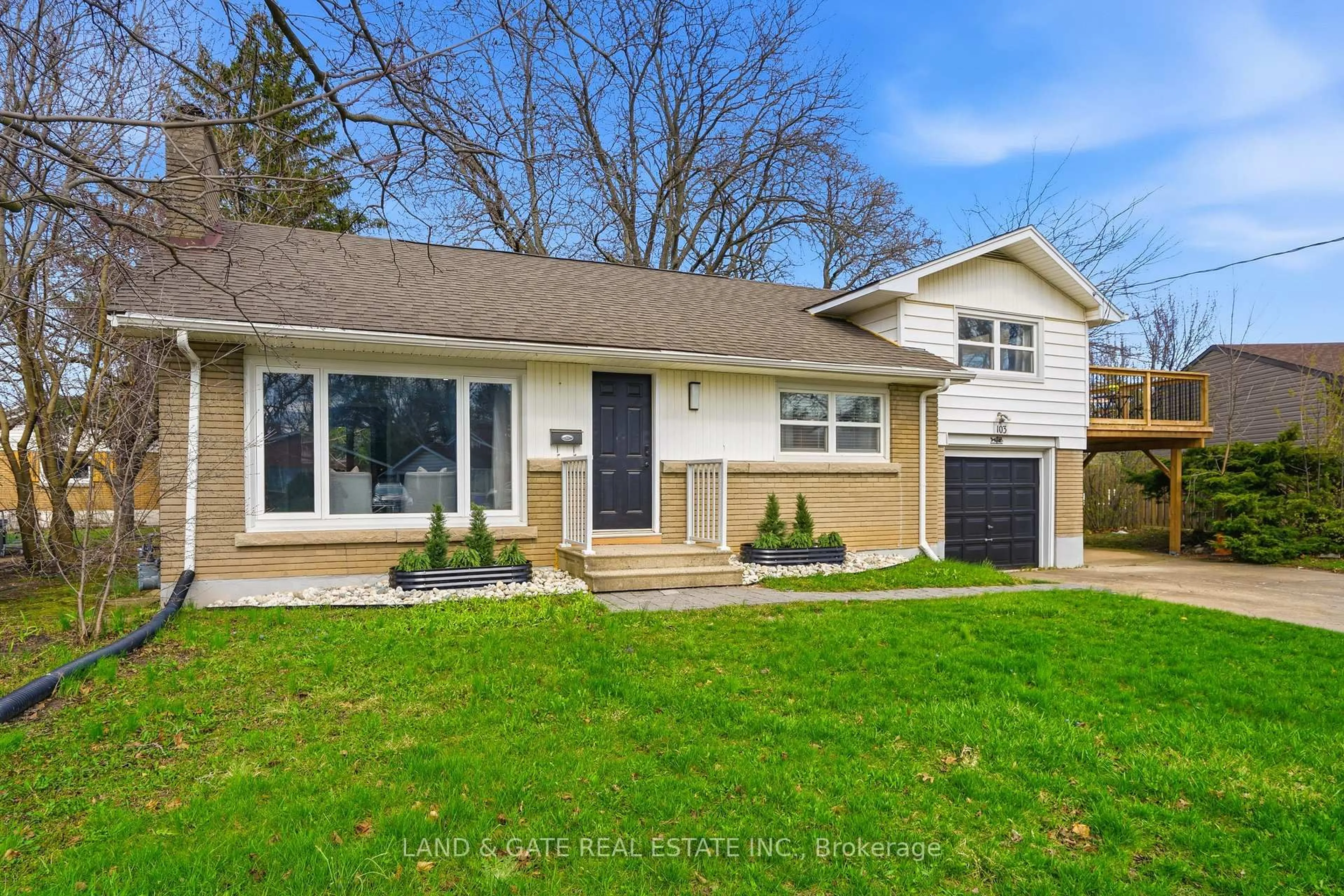 Home with vinyl exterior material, street for 103 Village Rd, St. Catharines Ontario L2T 3C3