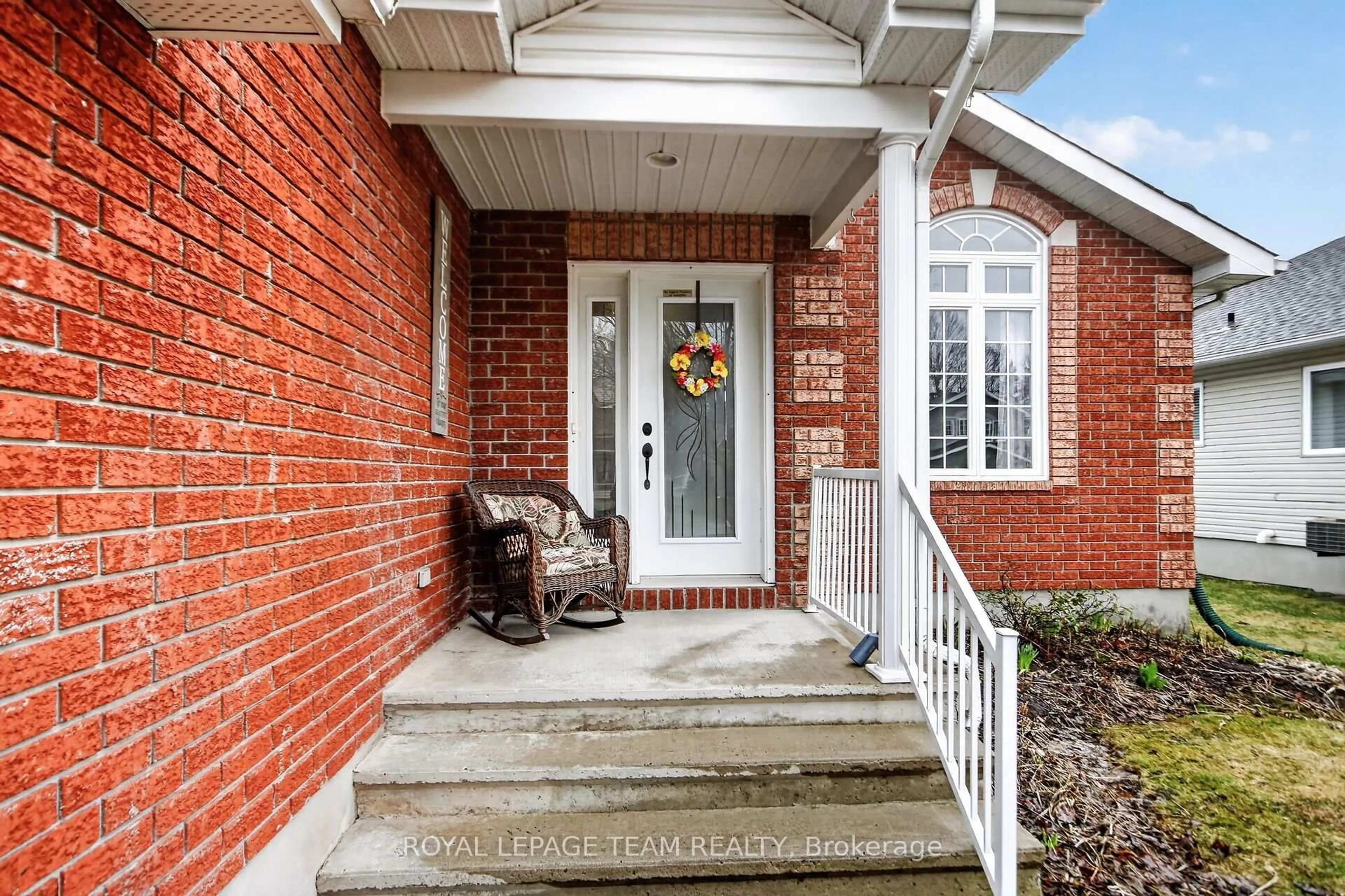 Home with brick exterior material, street for 75 Renoir Dr, Russell Ontario K0A 1W0