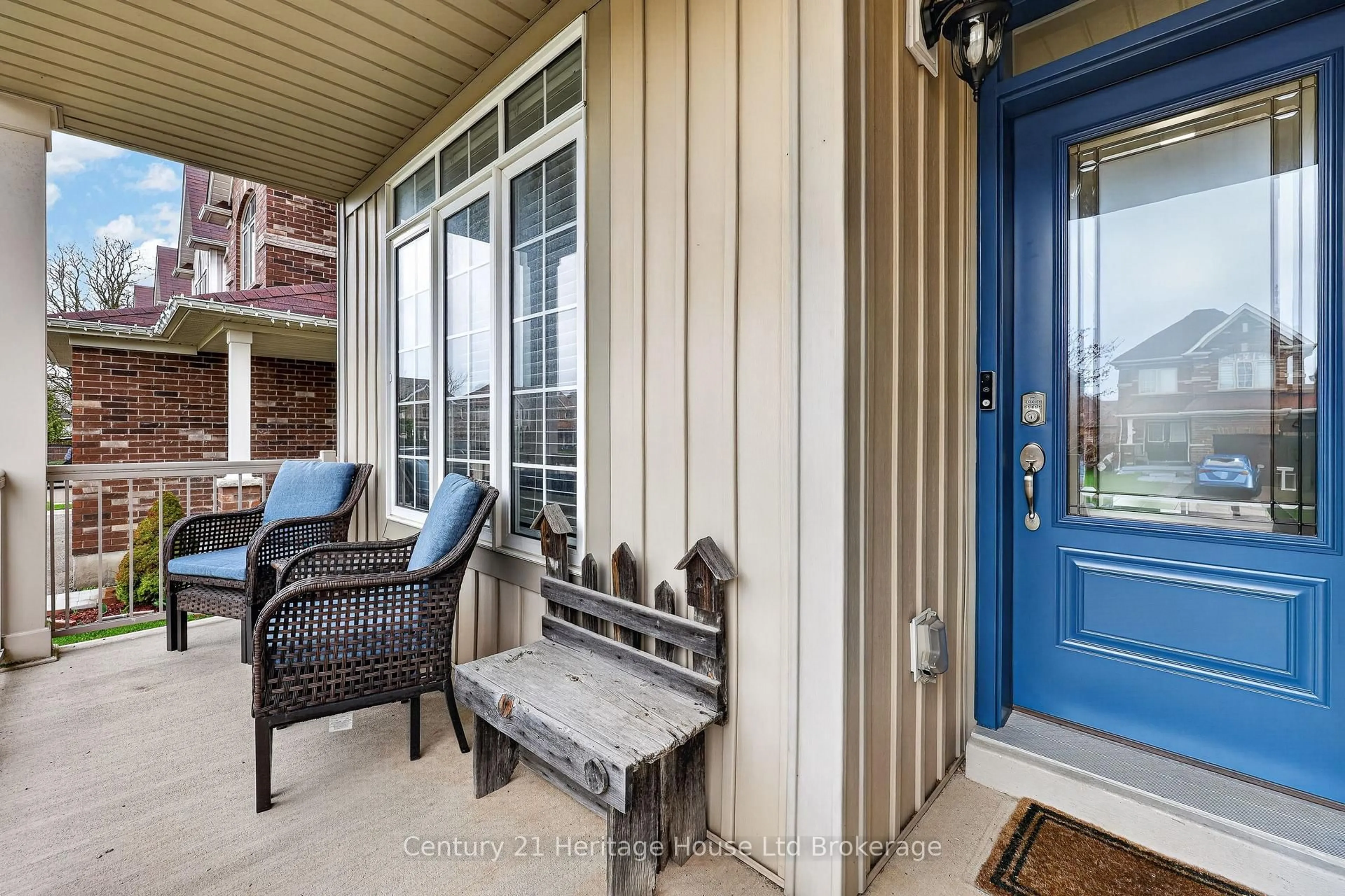 Indoor entryway for 228 Palmer Lane, Woodstock Ontario N4T 0G5