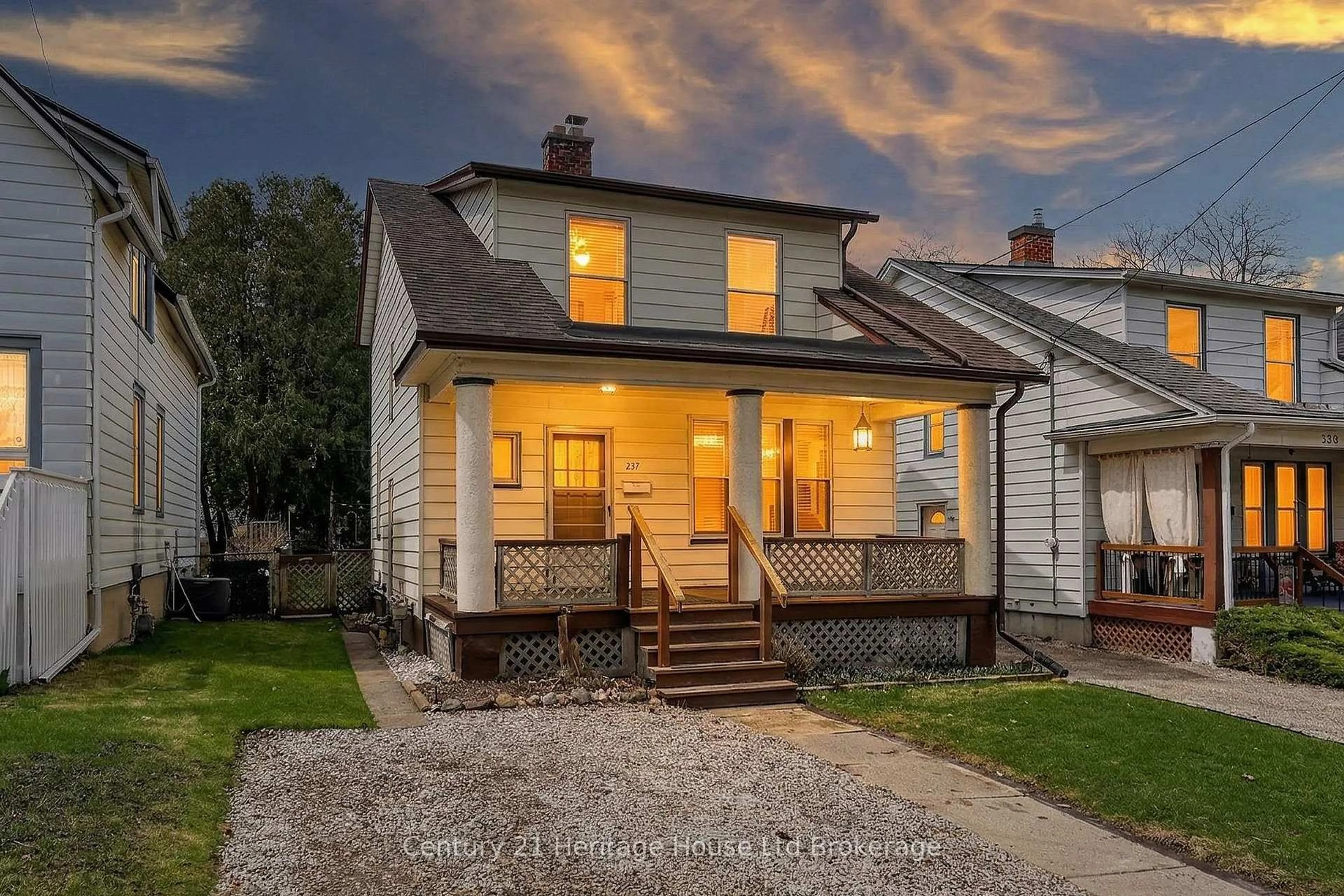 Home with vinyl exterior material, street for 237 Delatre St, Woodstock Ontario N4S 6C6