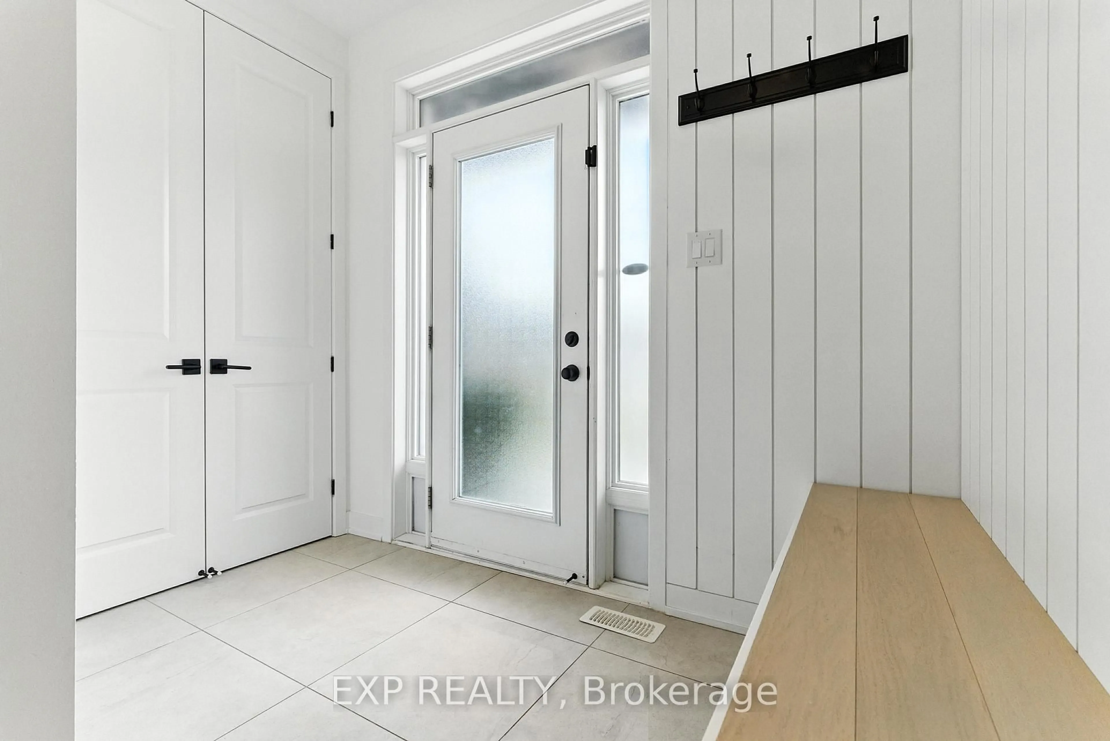 Indoor entryway for 701 Odyssey Way, Ottawa Ontario K1T 0V3