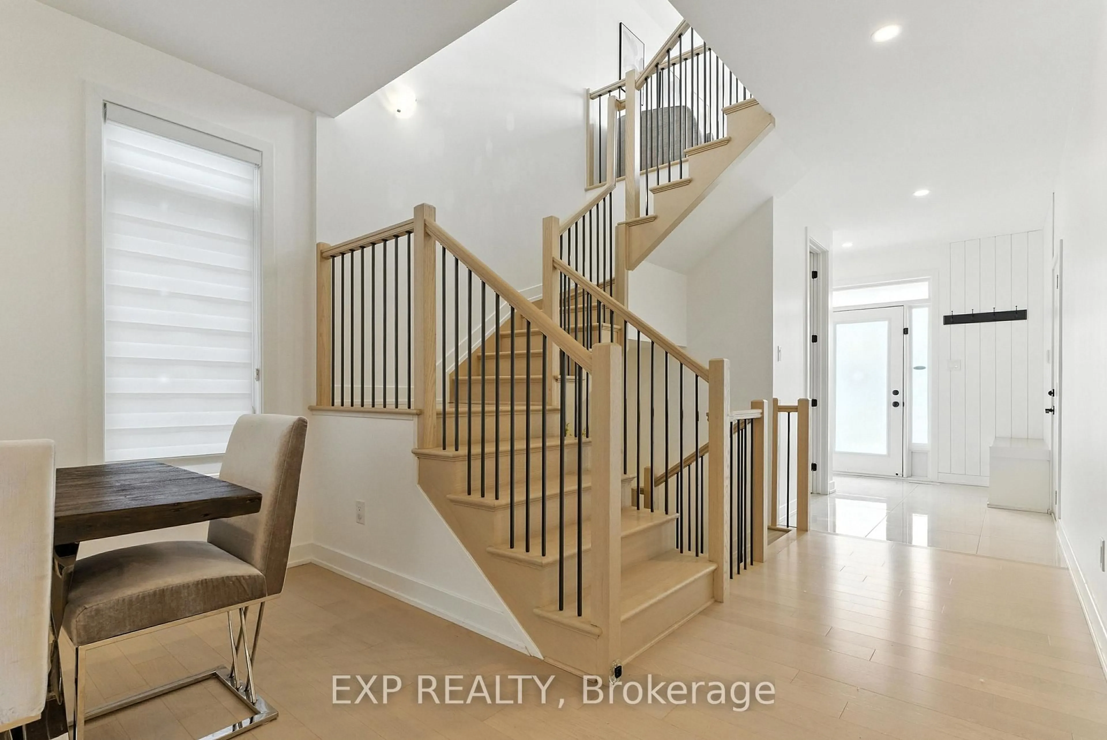 Indoor entryway for 701 Odyssey Way, Ottawa Ontario K1T 0V3