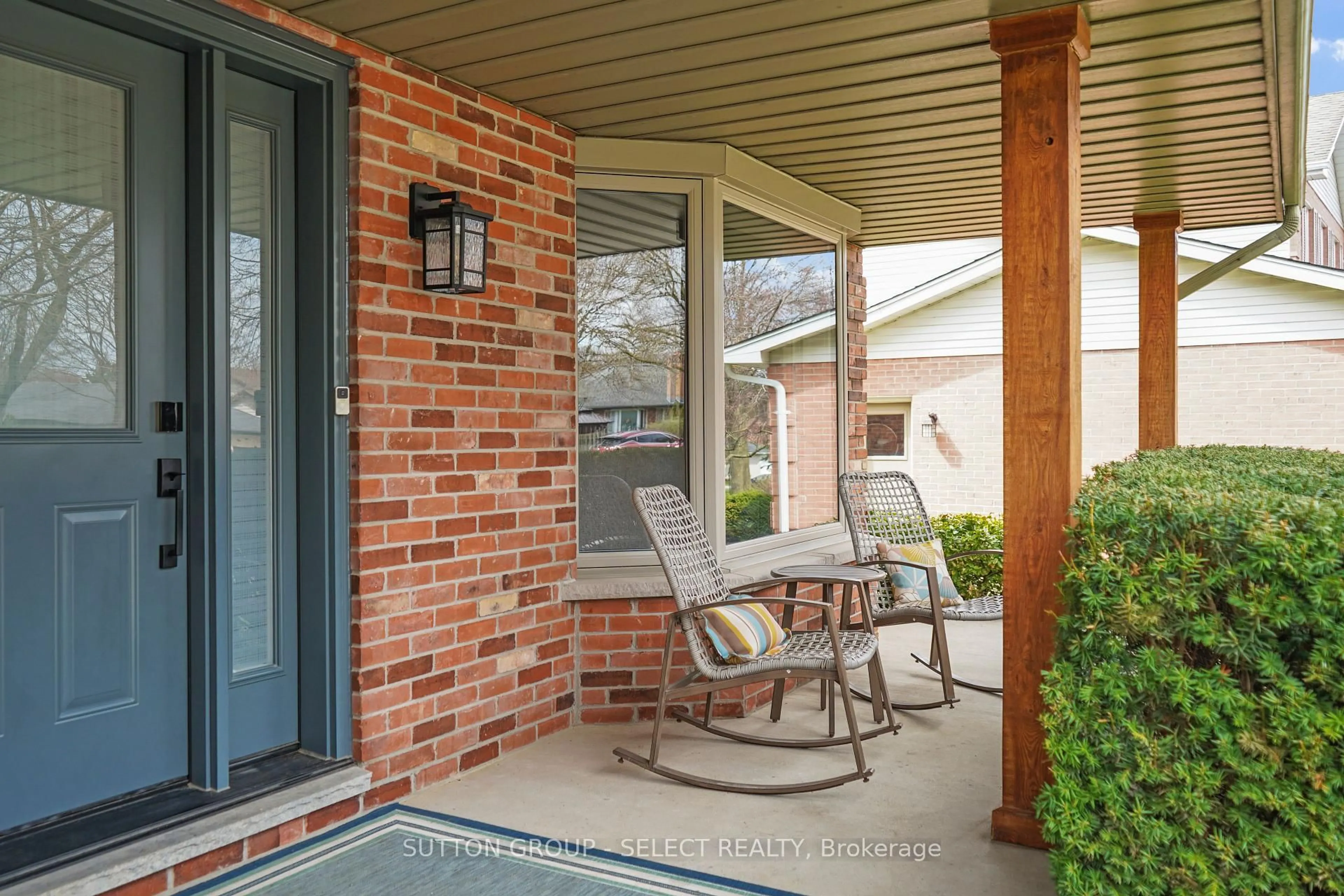 Unknown for 14 Whisperwood Cres, London South Ontario N6K 3Z4