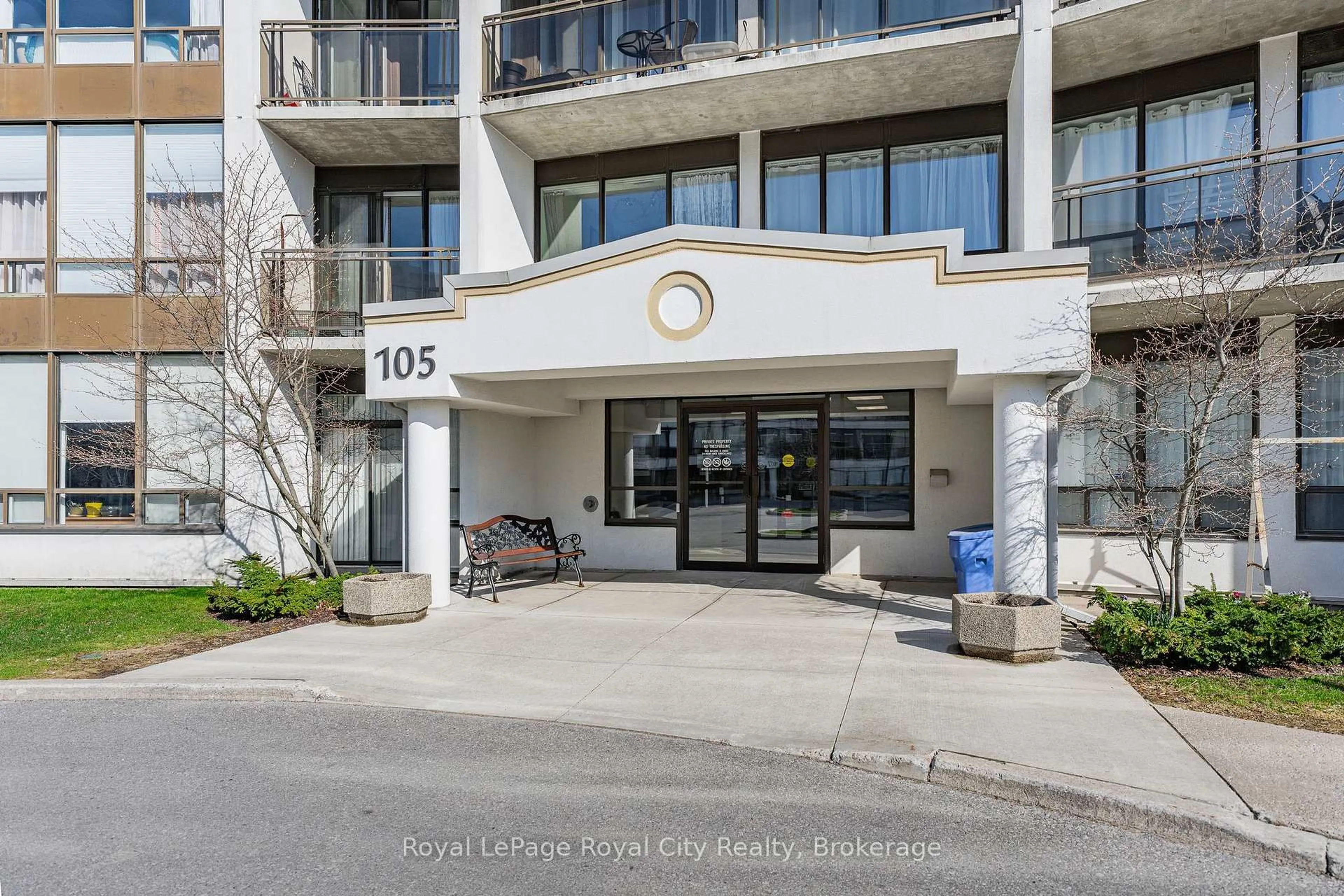 Indoor foyer for 105 Bagot St #106, Guelph Ontario N1H 8H4