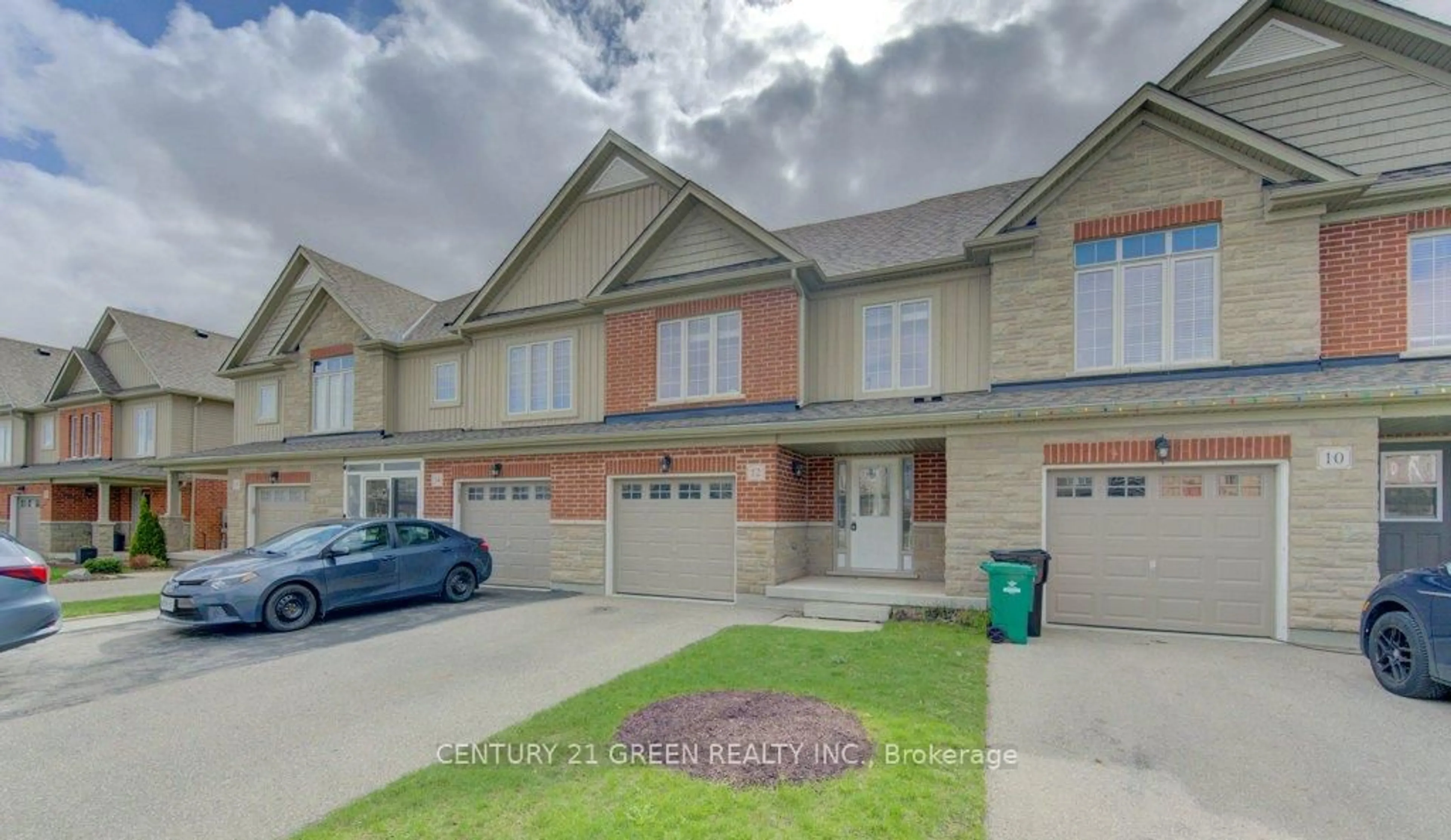 A pic from outside/outdoor area/front of a property/back of a property/a pic from drone, street for 12 FREER Dr, North Dumfries Ontario N0B 1E0