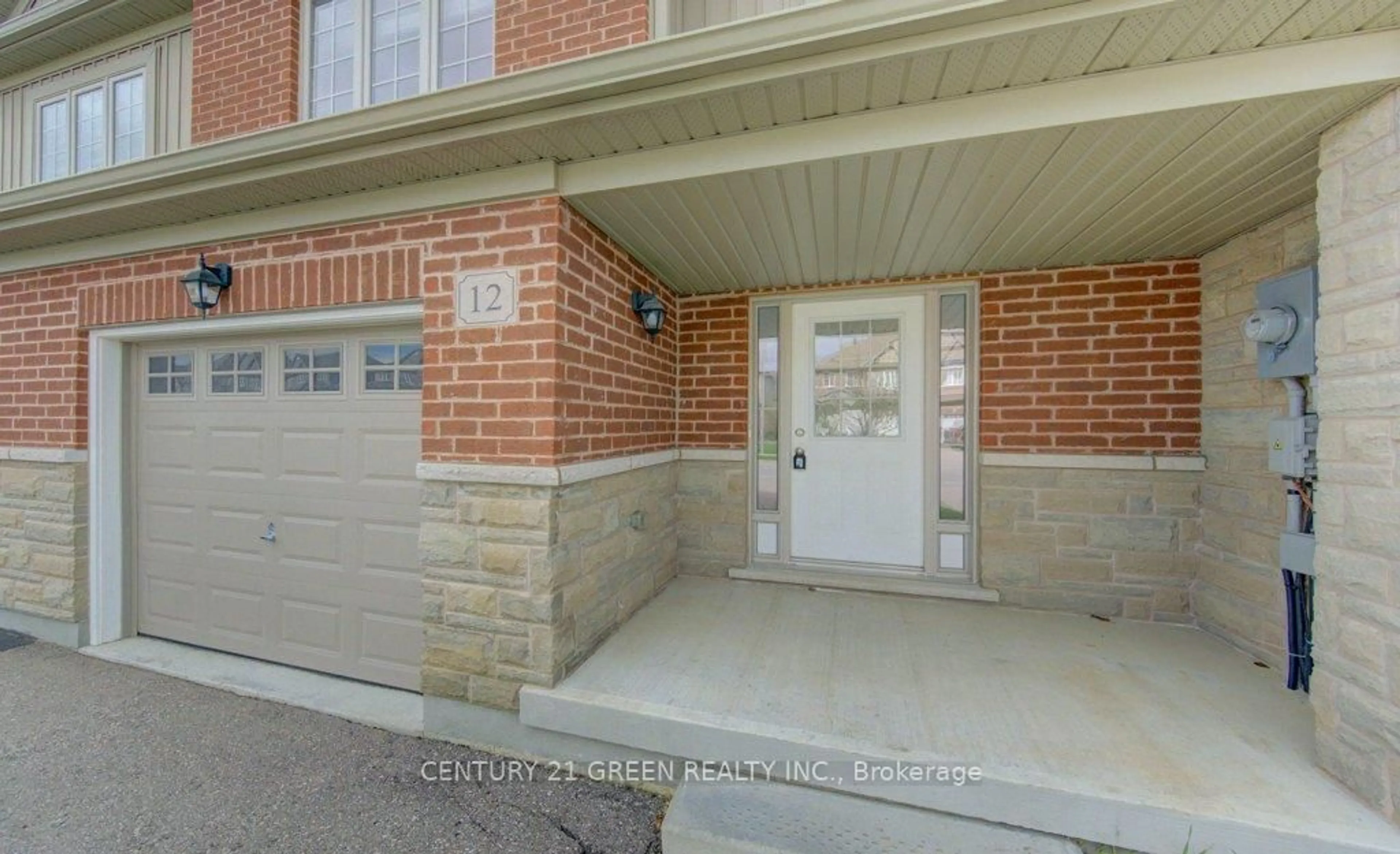 Indoor entryway for 12 FREER Dr, North Dumfries Ontario N0B 1E0