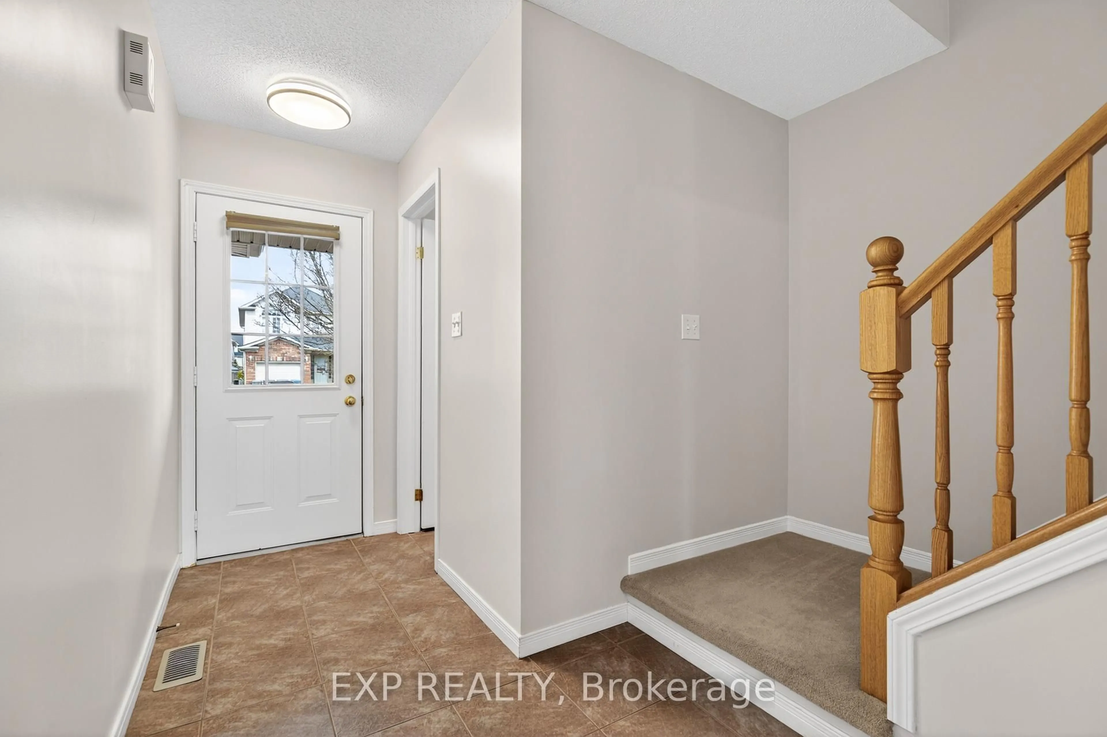 Indoor entryway for 42 Schiedel Dr, Guelph Ontario N1E 7M3