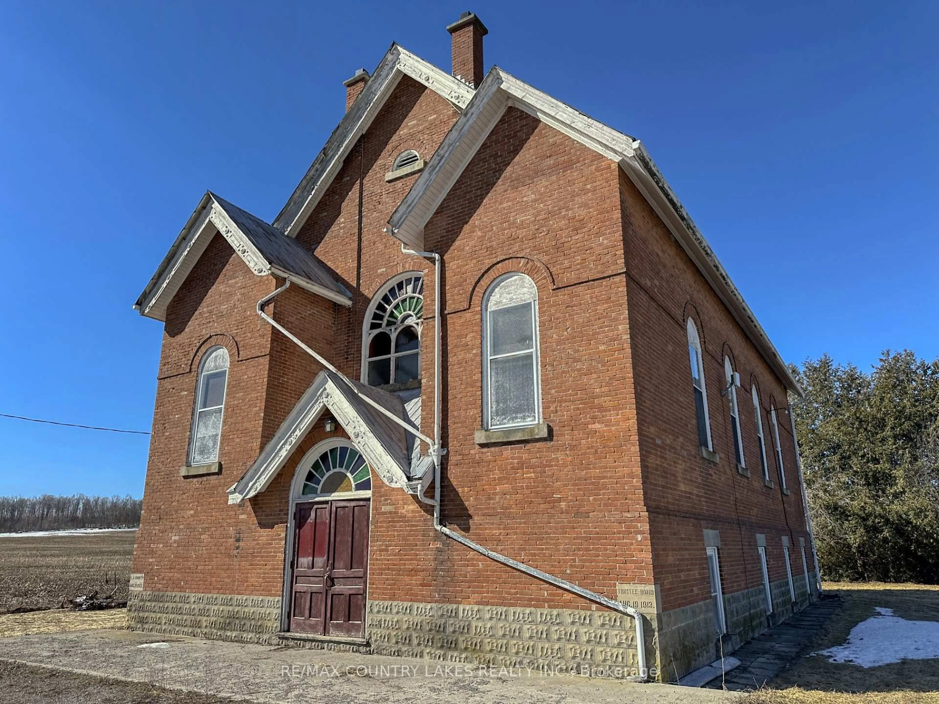 Home with brick exterior material, building for 407 County Road 46, Kawartha Lakes Ontario K0M 2T0