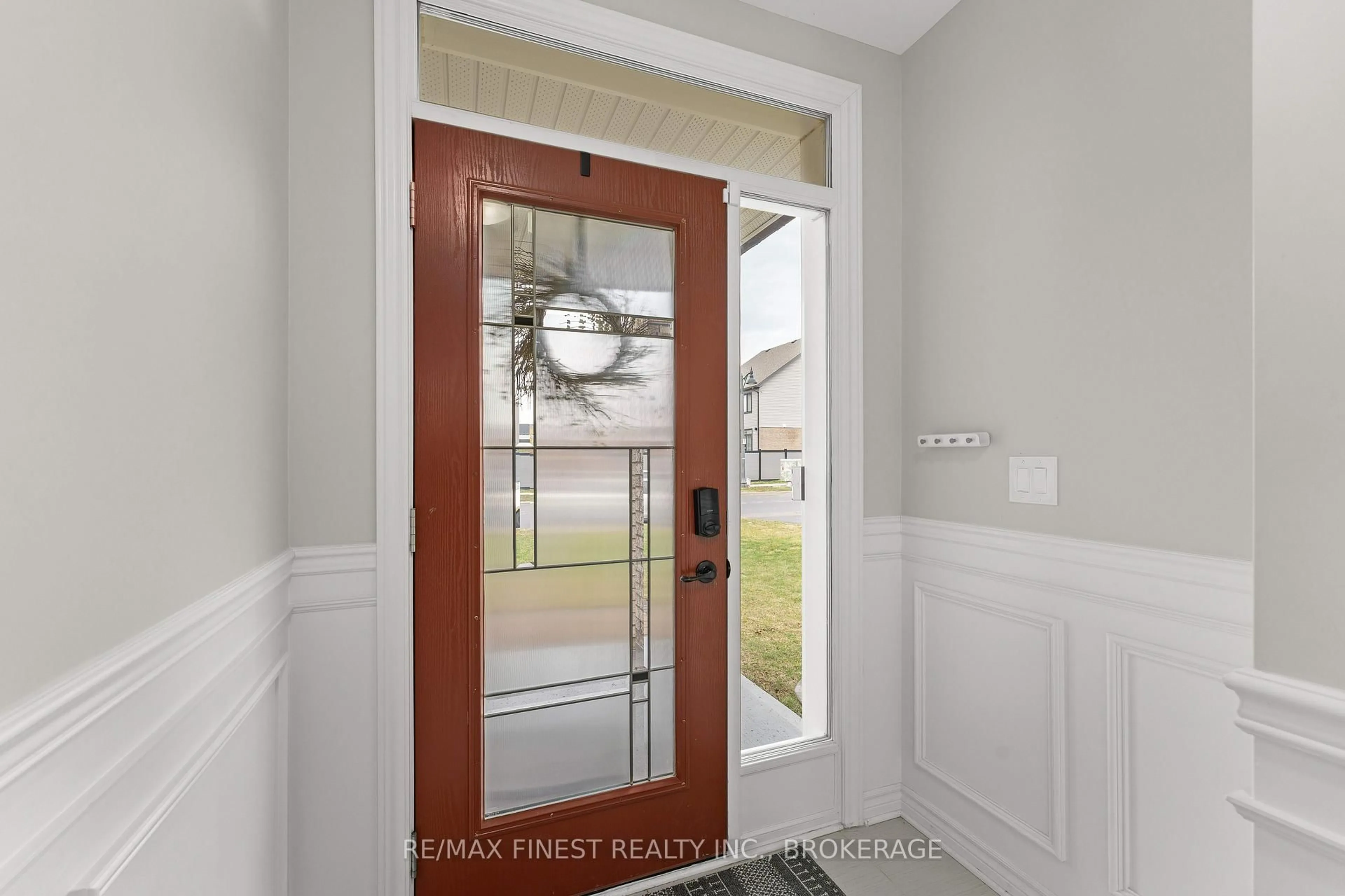 Indoor entryway for 1345 Tremont Dr, Kingston Ontario K7P 0M5