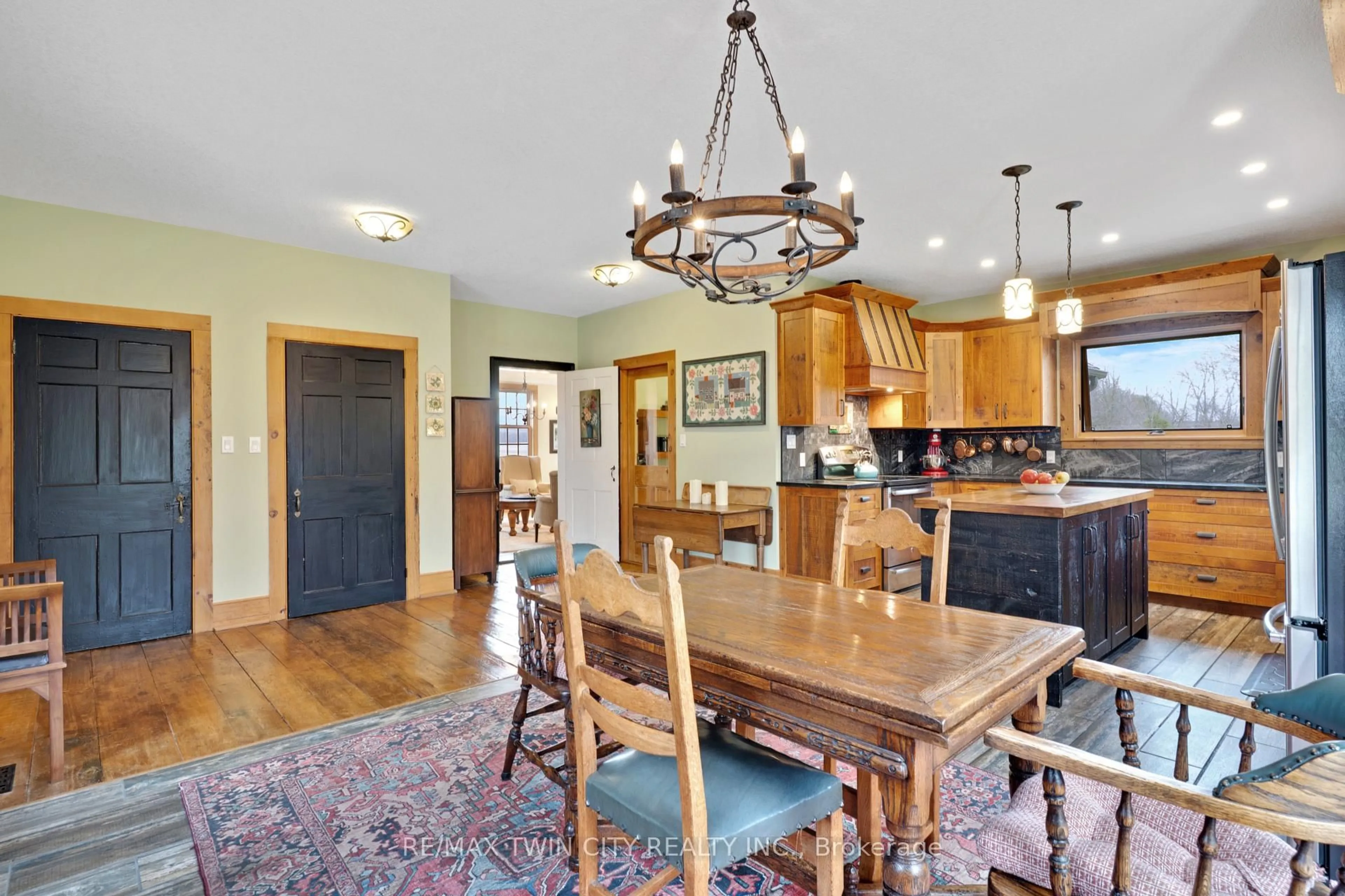 Open concept kitchen, unknown for 3612 INDIAN Tr, Hamilton Ontario N3T 5M1