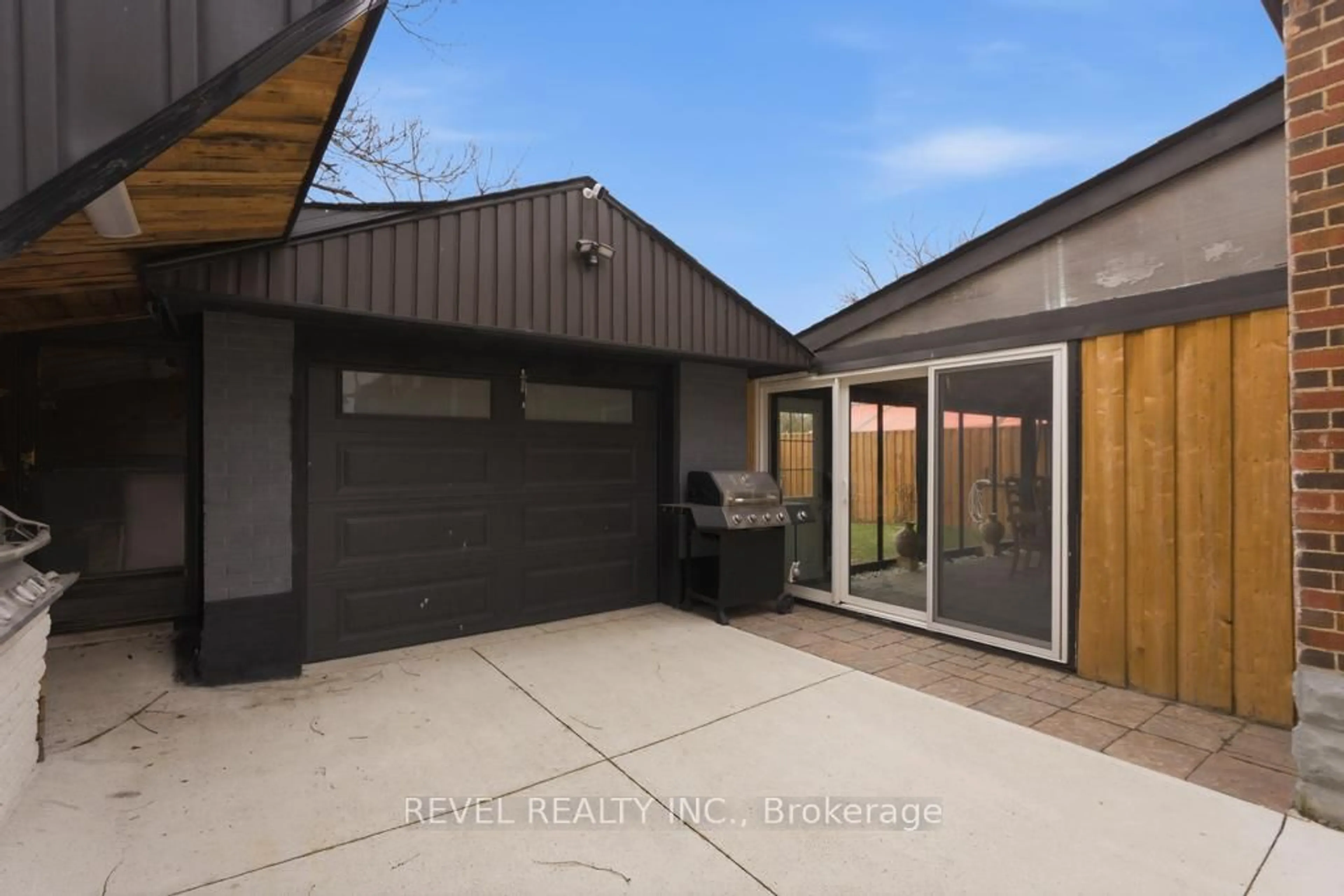 Unknown for 44 Jefferson Ave, Hamilton Ontario L8H 1A7