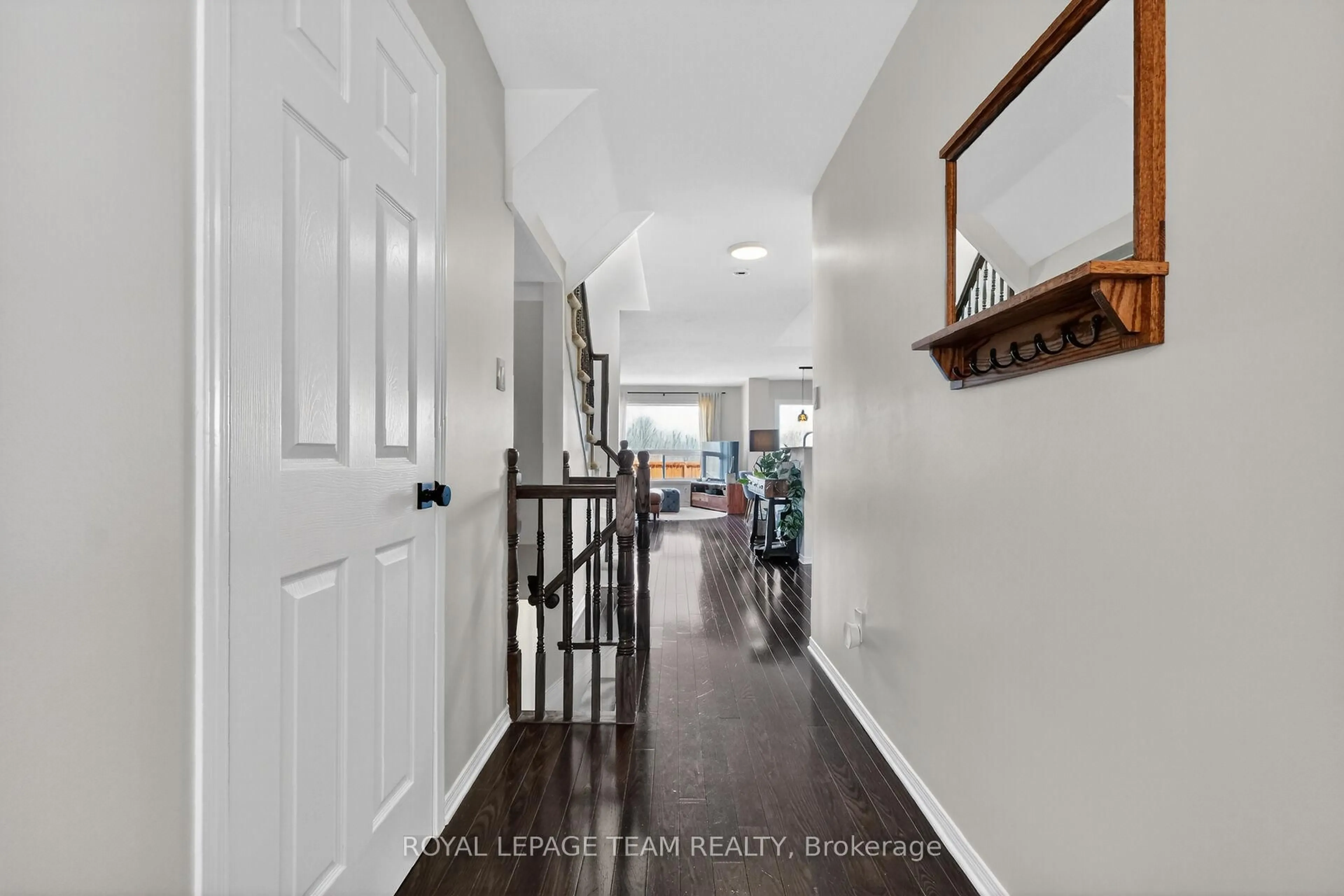 Indoor entryway for 216 Trail Side Circ, Smiths Falls Ontario K4A 5B5